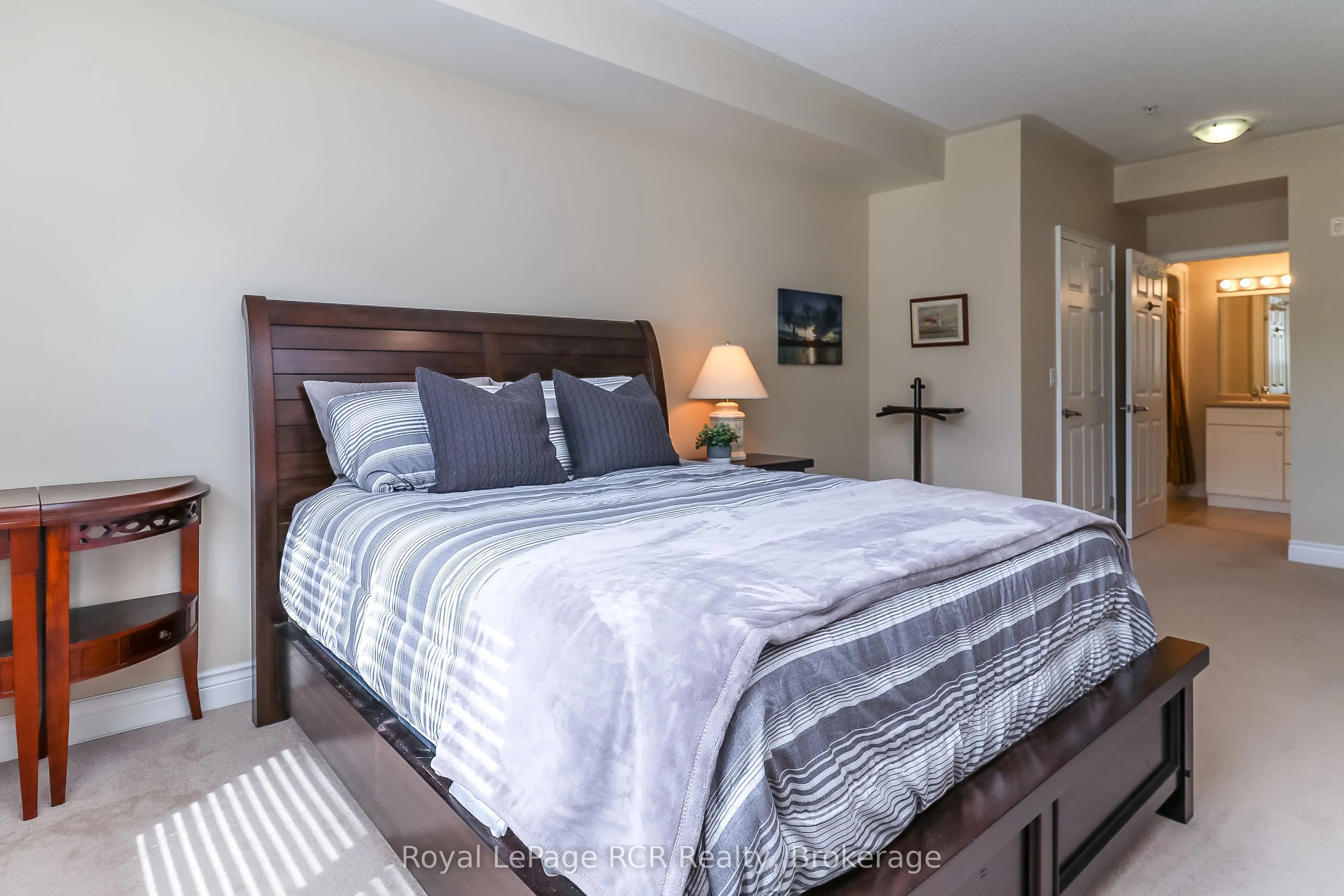 91 RAGLAN Street, #215