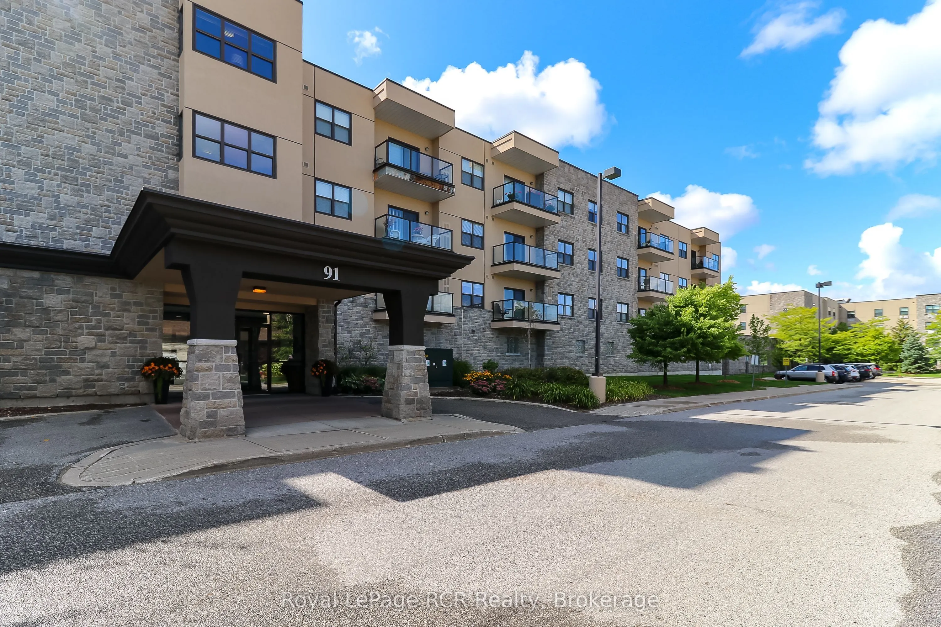 91 RAGLAN Street, #215