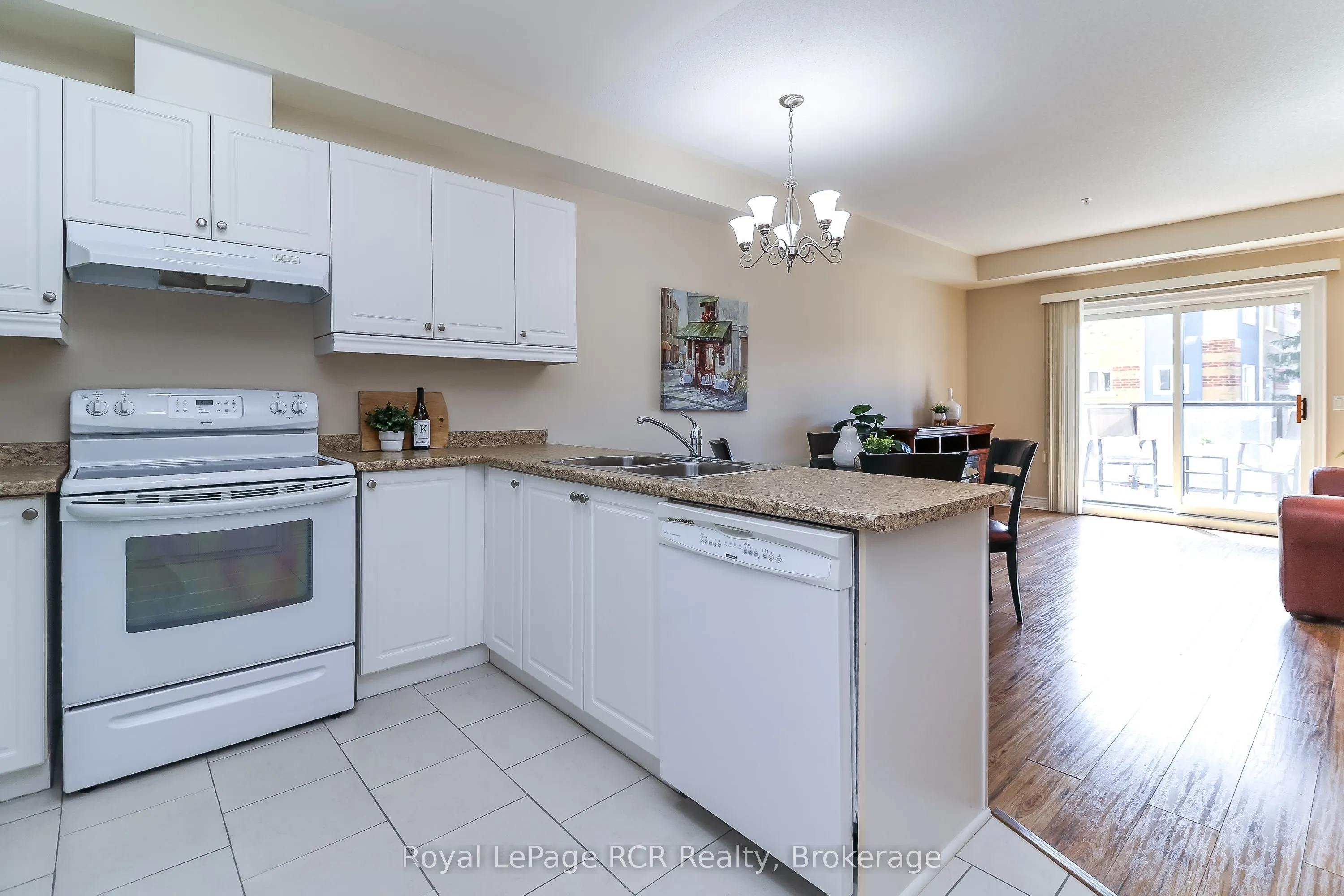 91 RAGLAN Street, #215