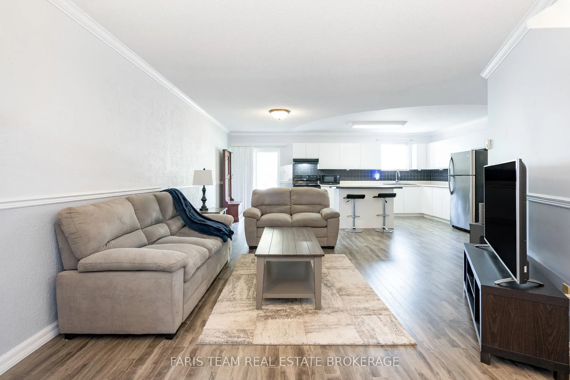 891 River Road W, #5