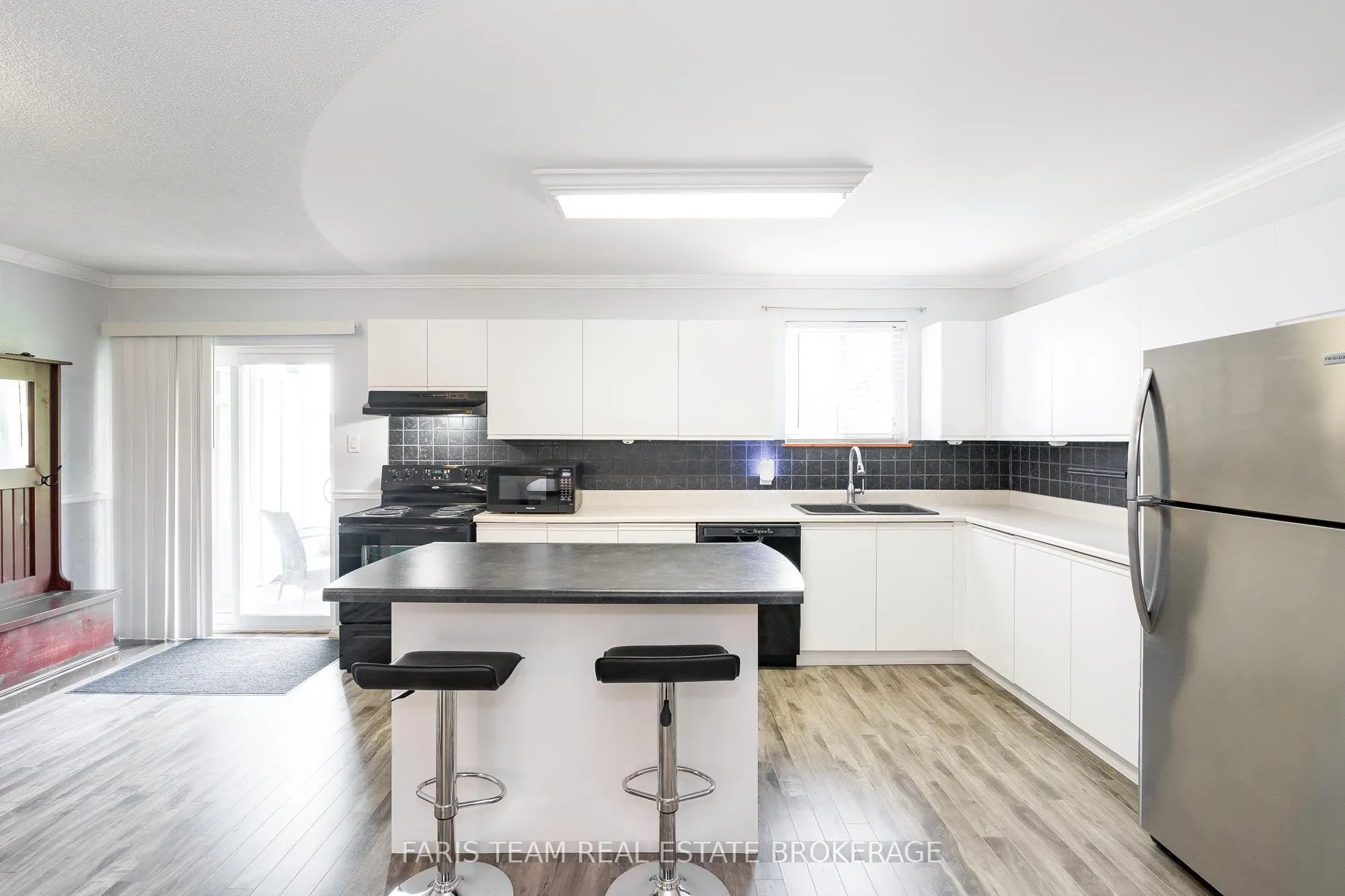 891 River Road W, #5