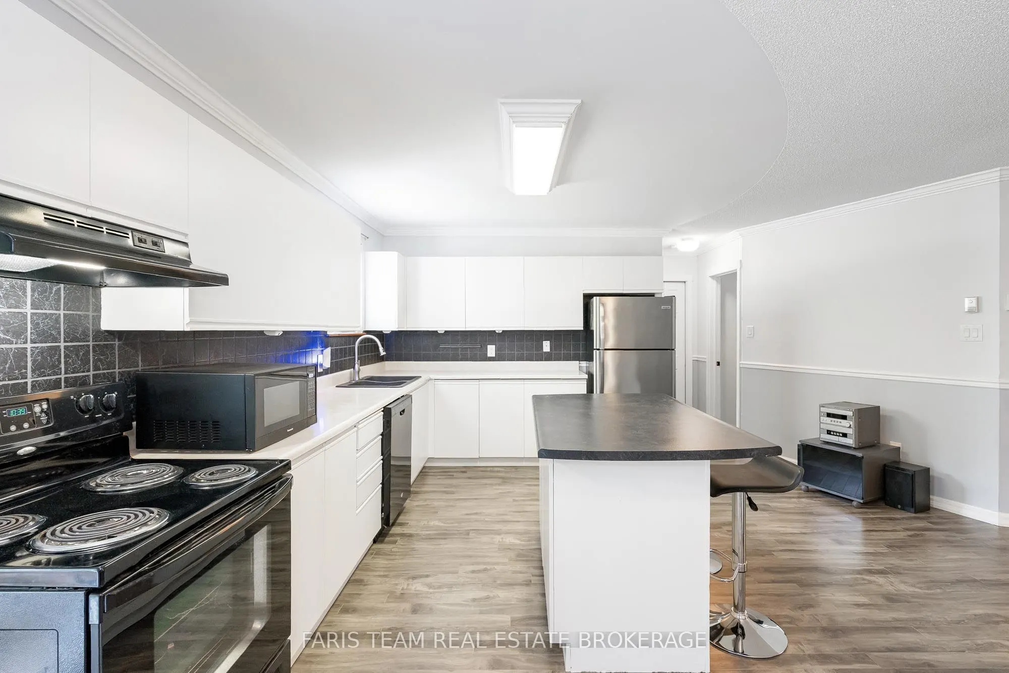 891 River Road W, #5