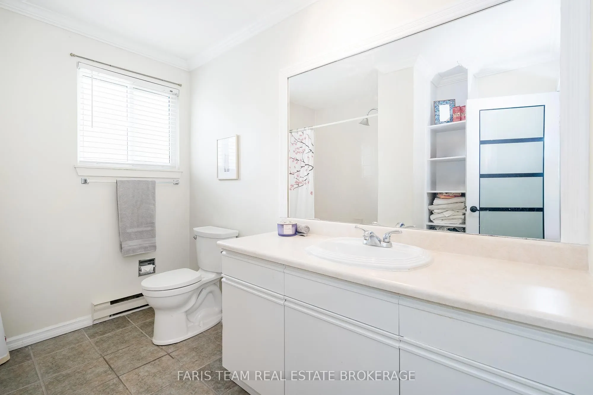891 River Road W, #5