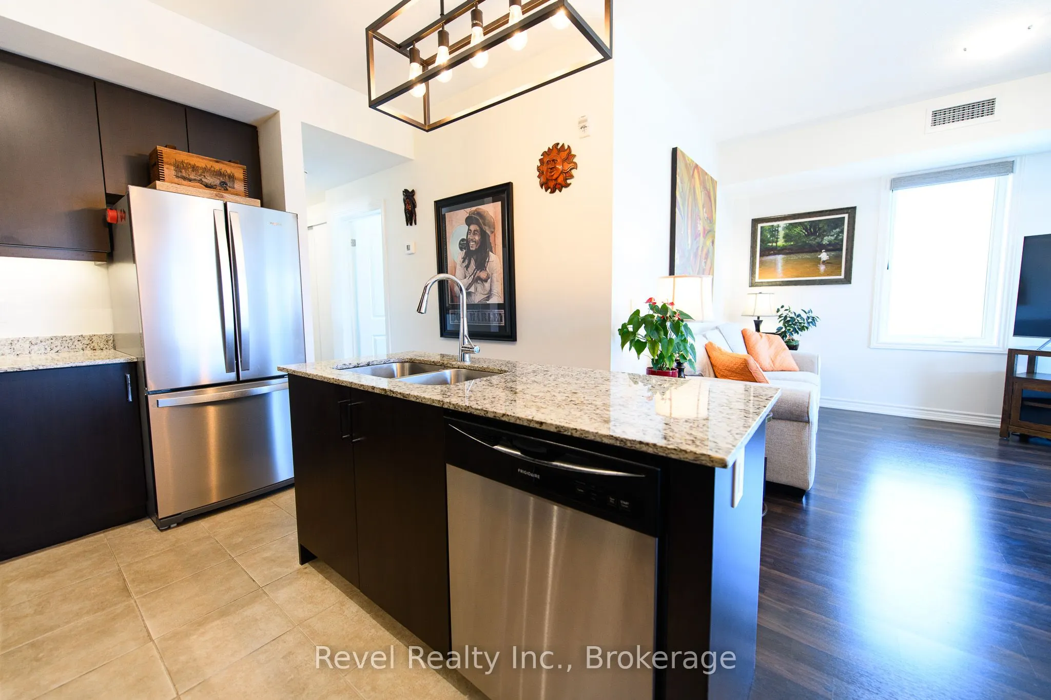 17 Spooner Crescent, #201