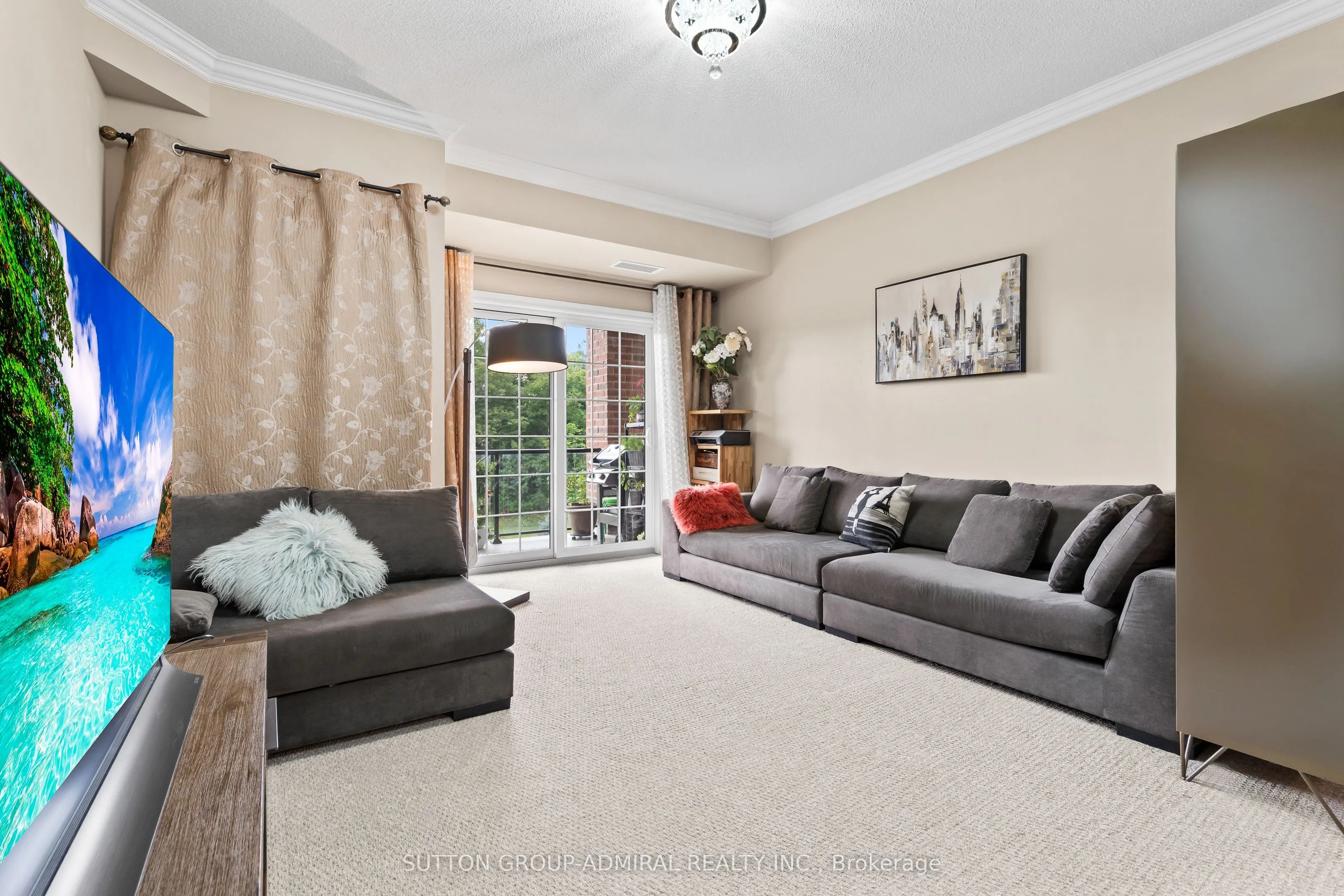 7 Greenwich Street, #303