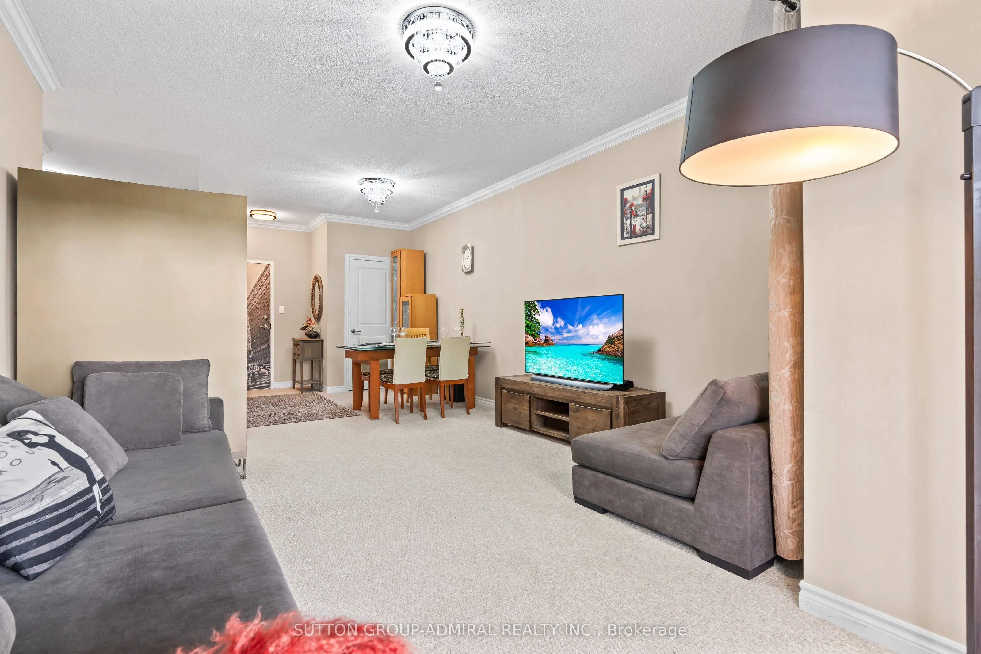 7 Greenwich Street, #303
