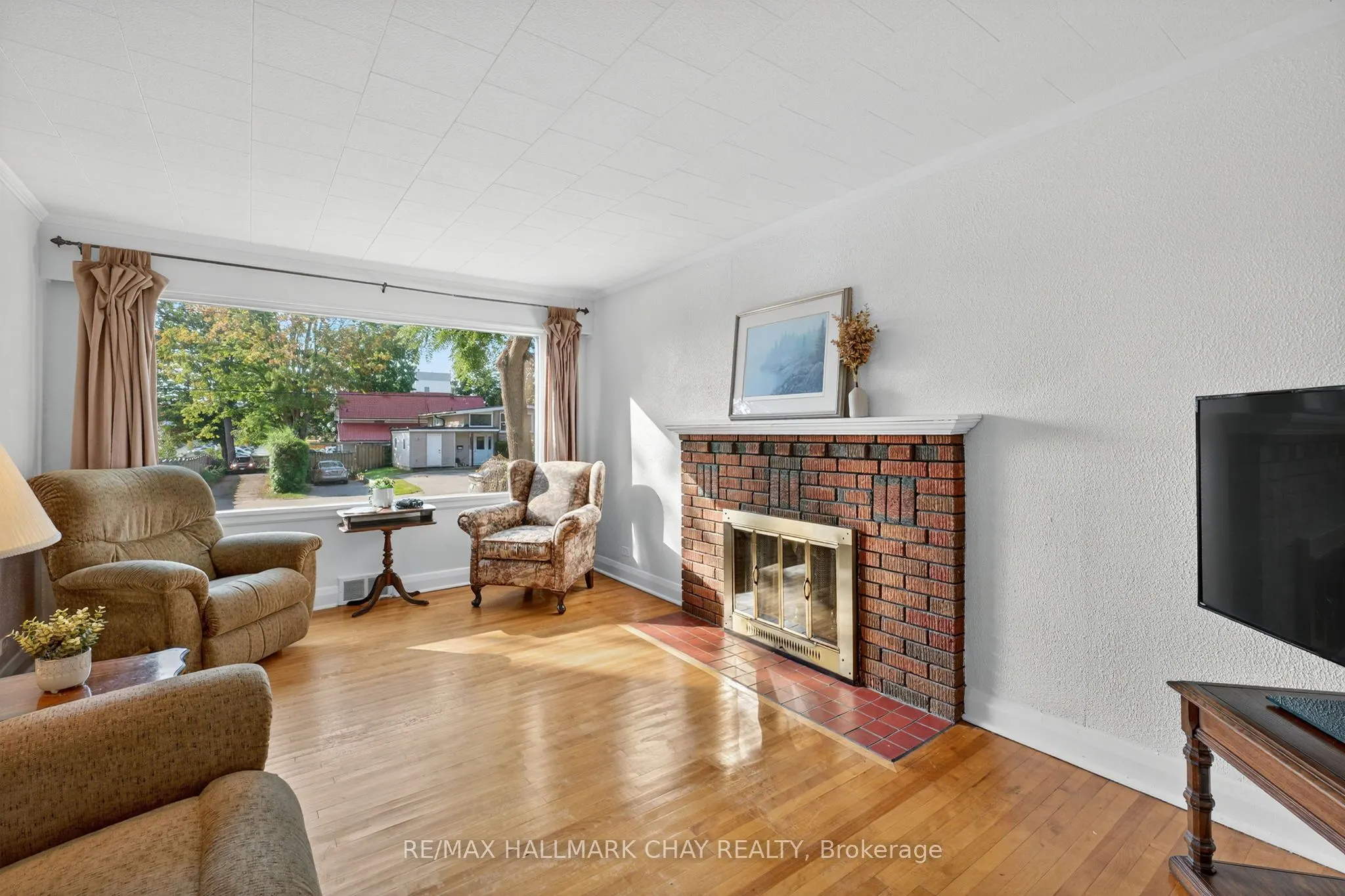 18 North Street E