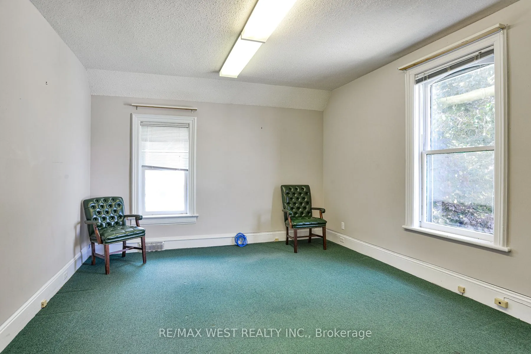 29 Albert Street N