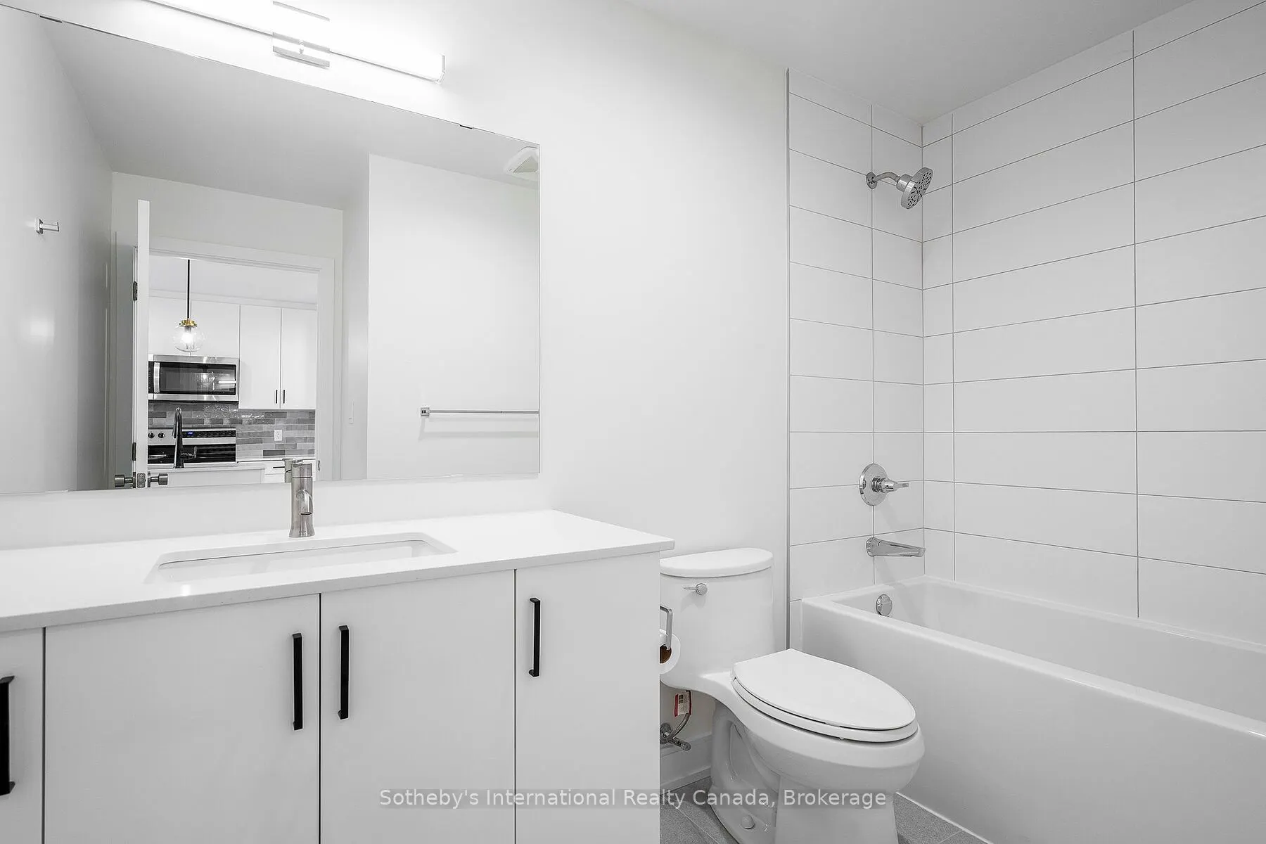 121 MARY Street, #221