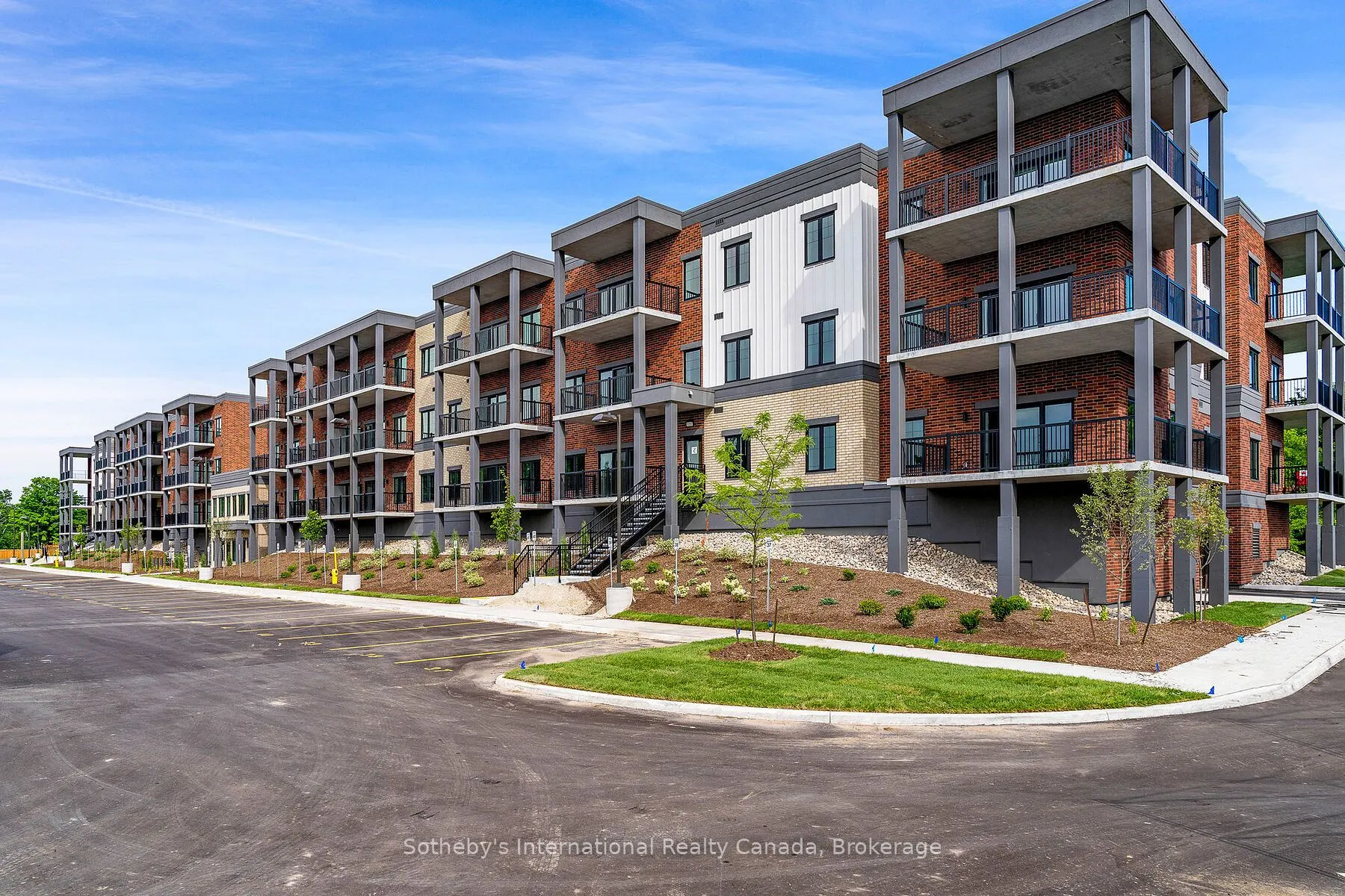 121 MARY Street, #221