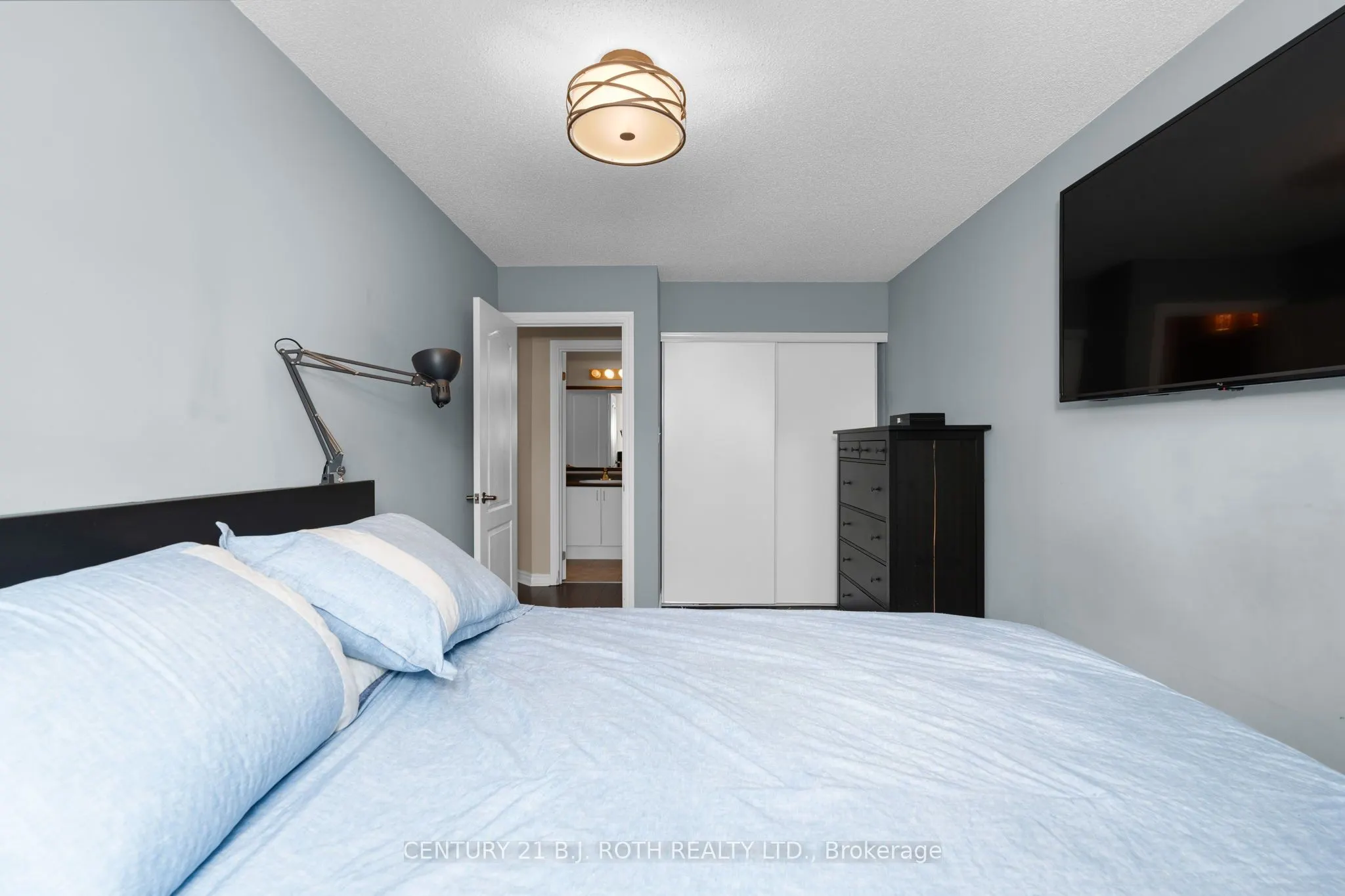 221 Harvie Road, #40