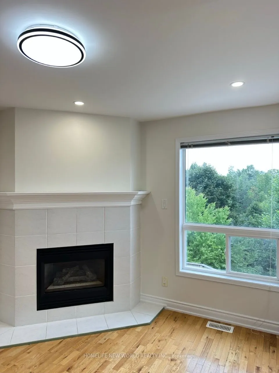 28 Lougheed Road