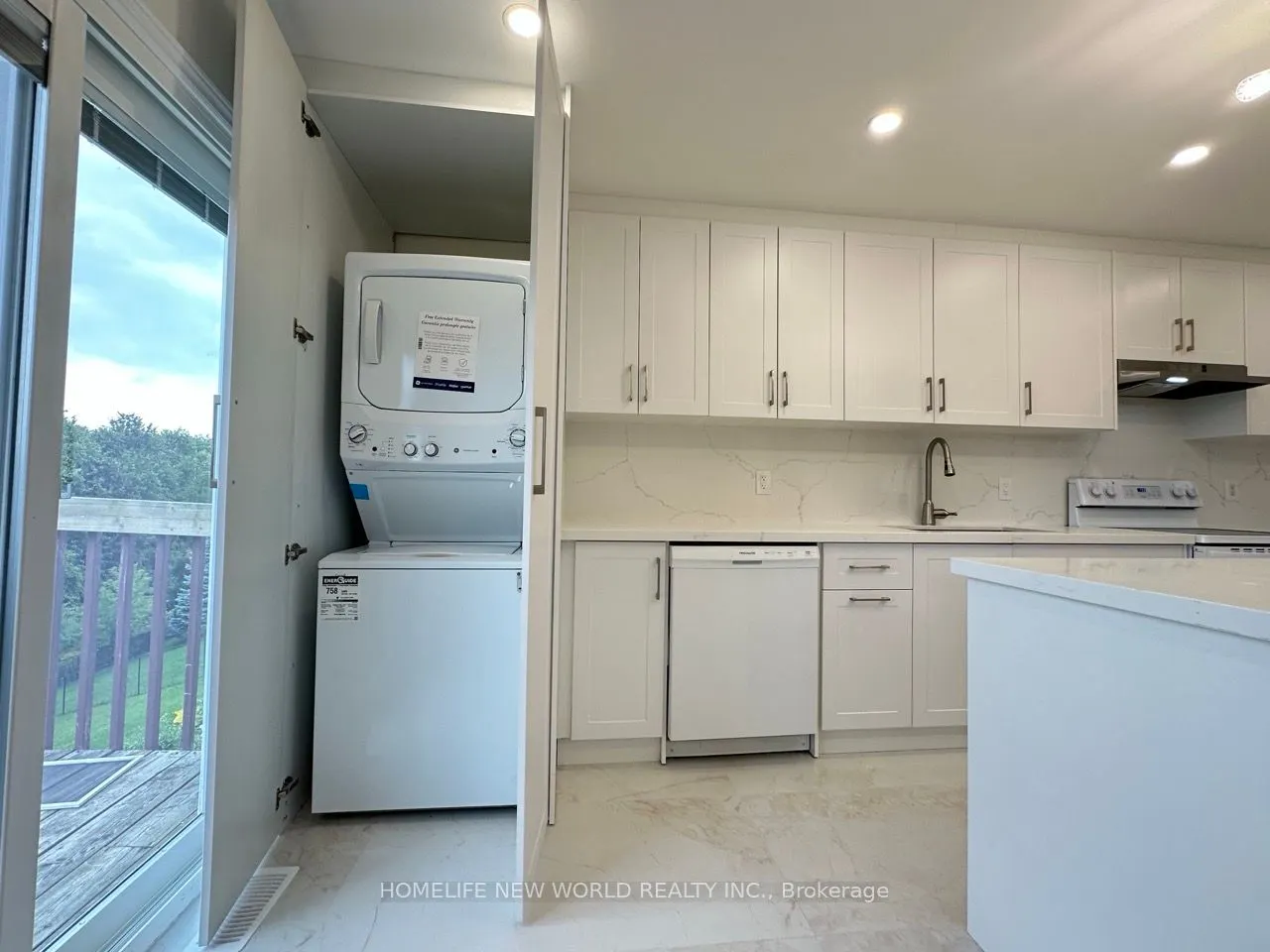 28 Lougheed Road