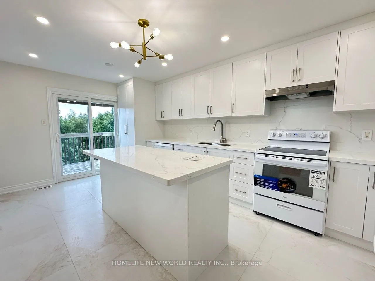 28 Lougheed Road