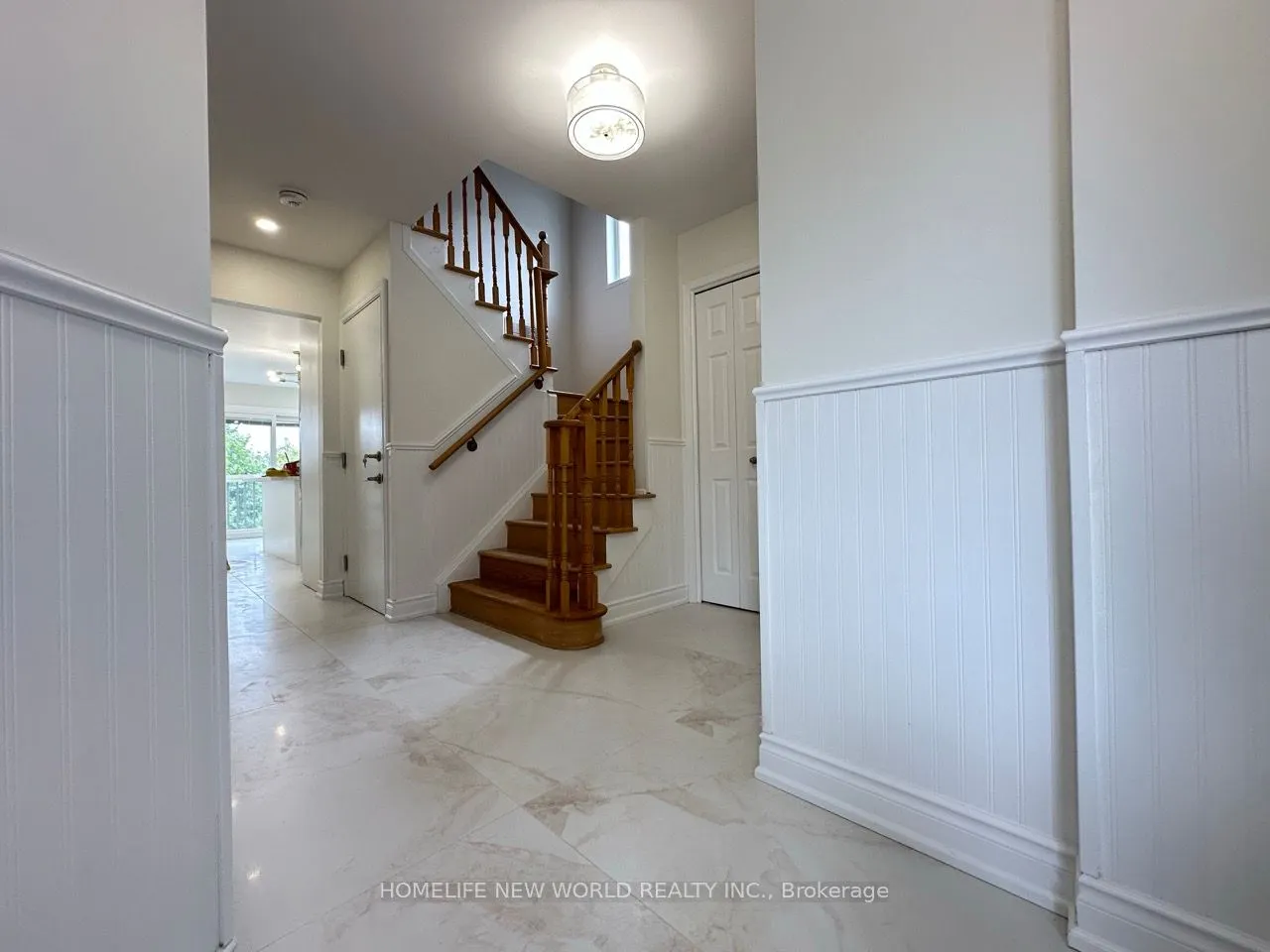 28 Lougheed Road