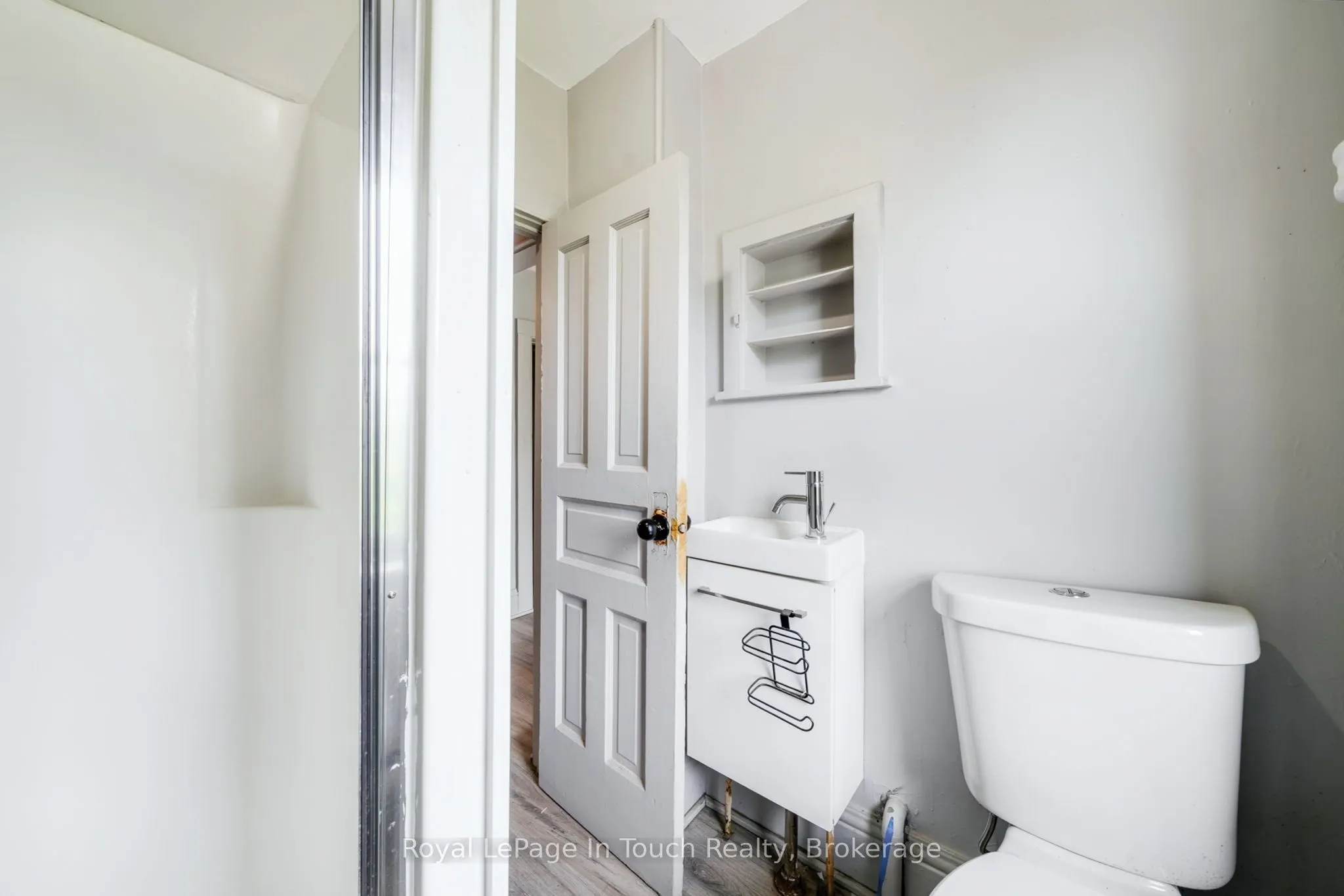 7 Robert Street W, #C