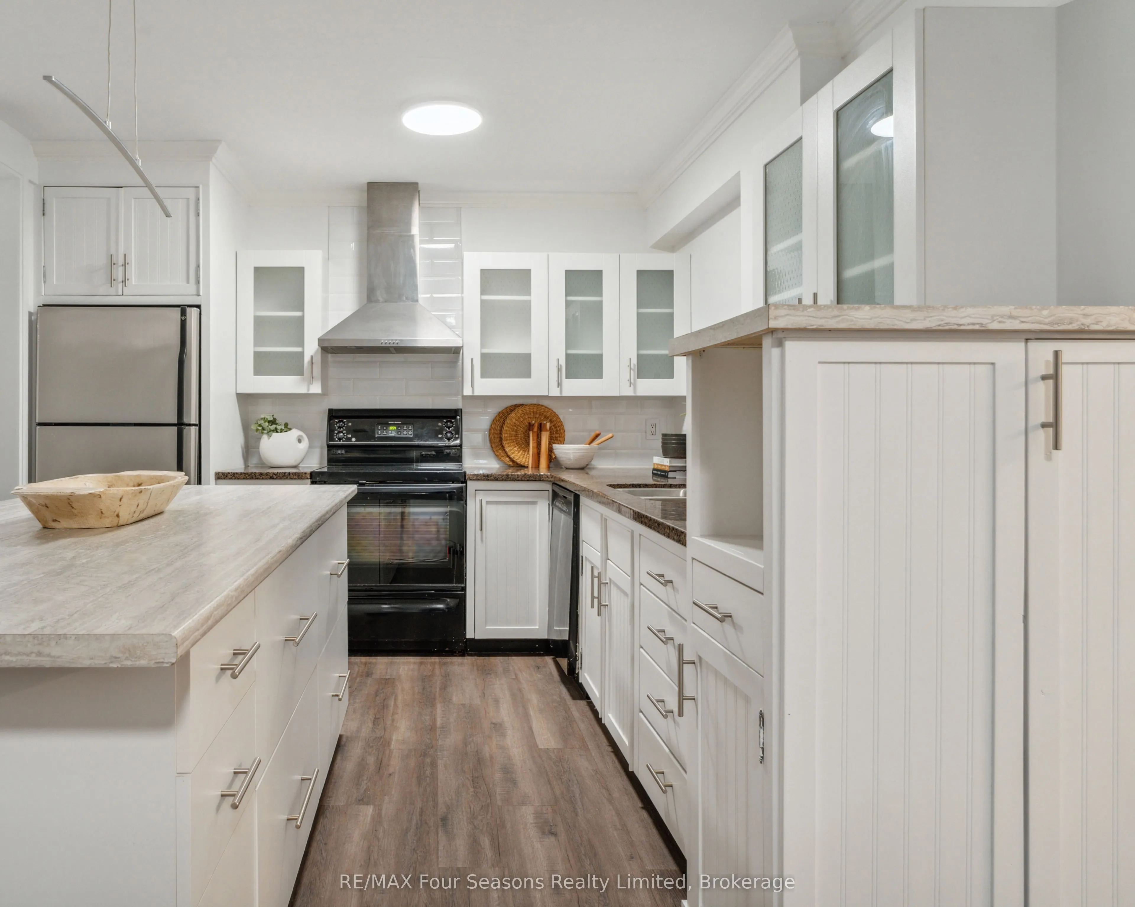 44 Trott Boulevard, #7