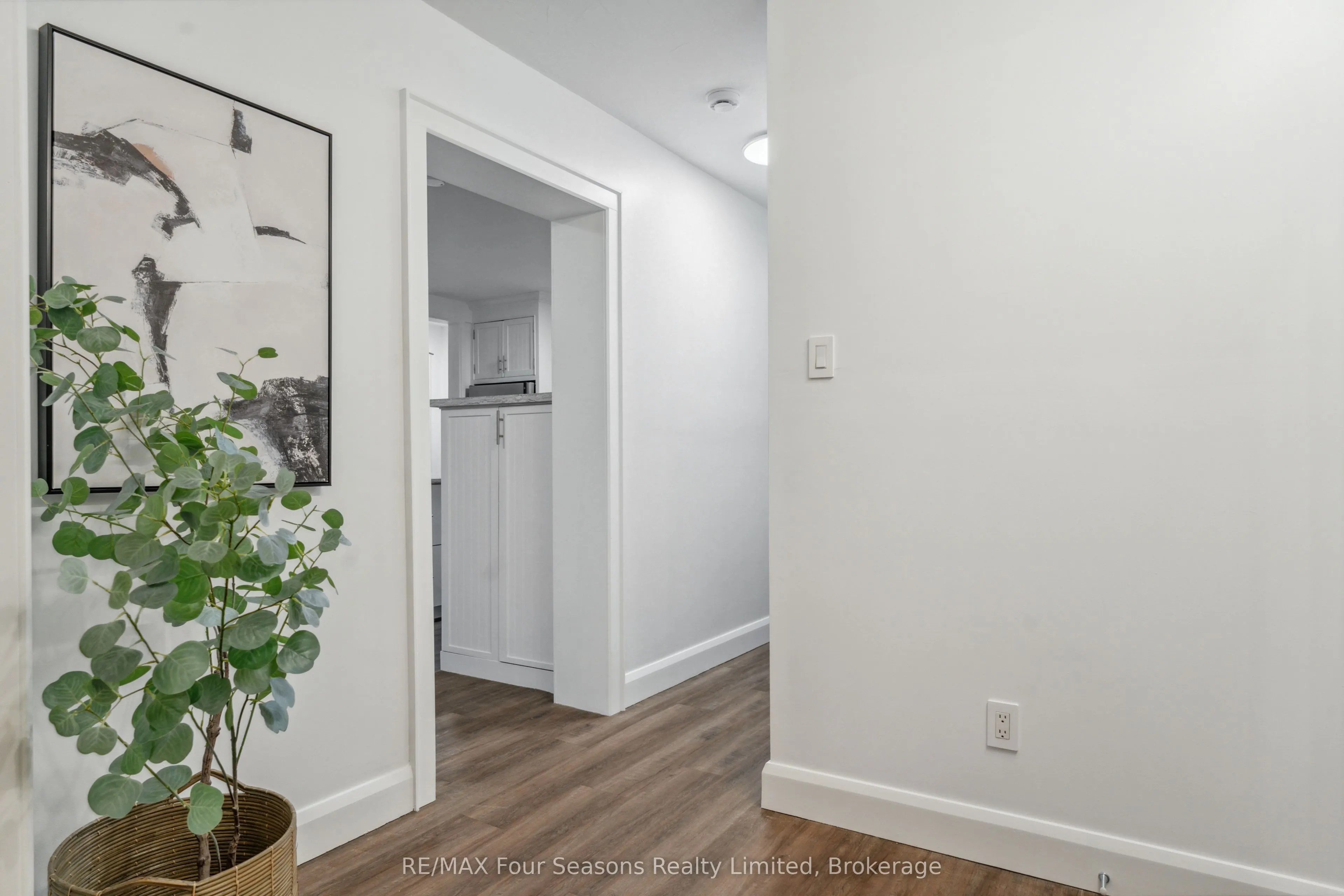 44 Trott Boulevard, #7
