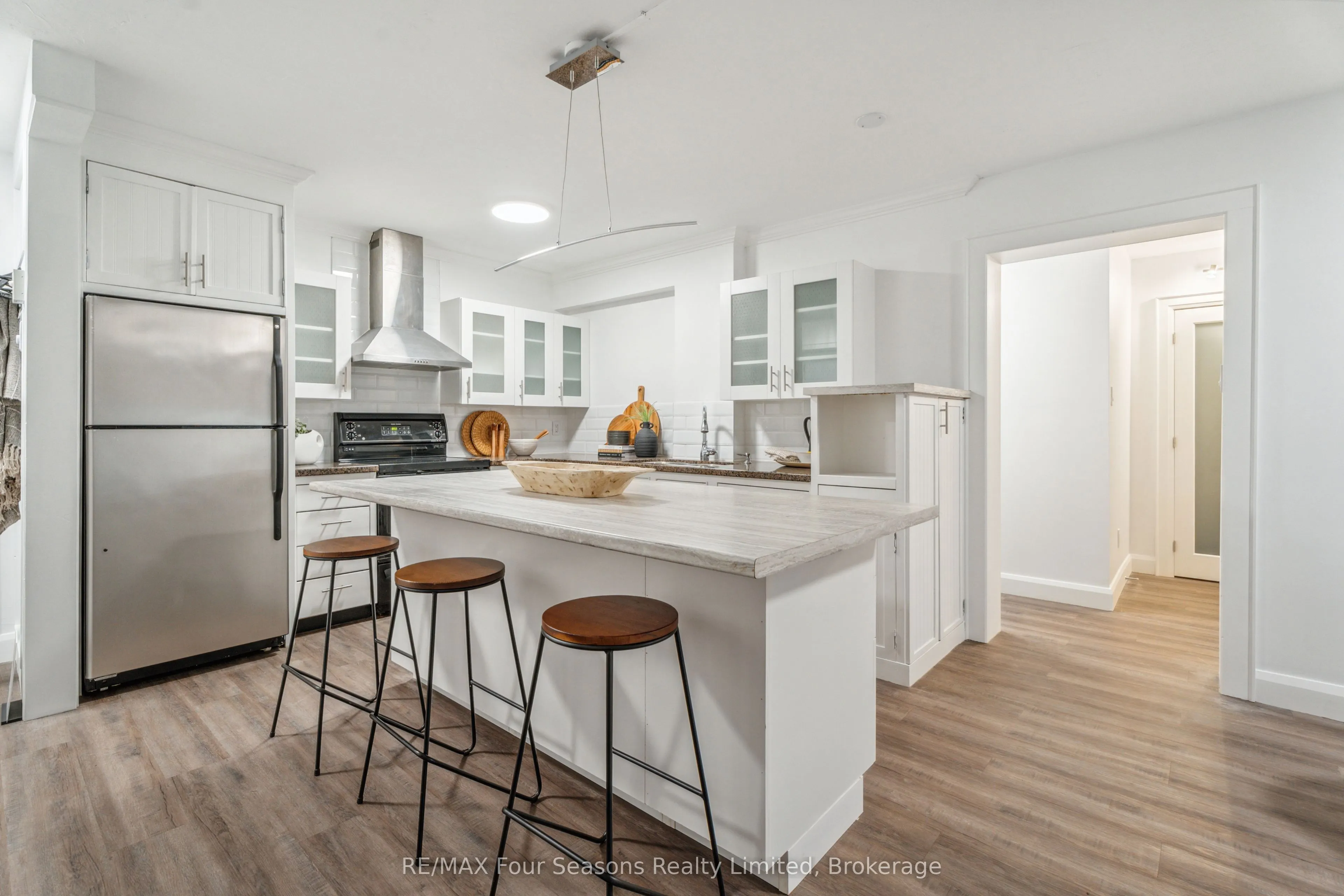 44 Trott Boulevard, #7