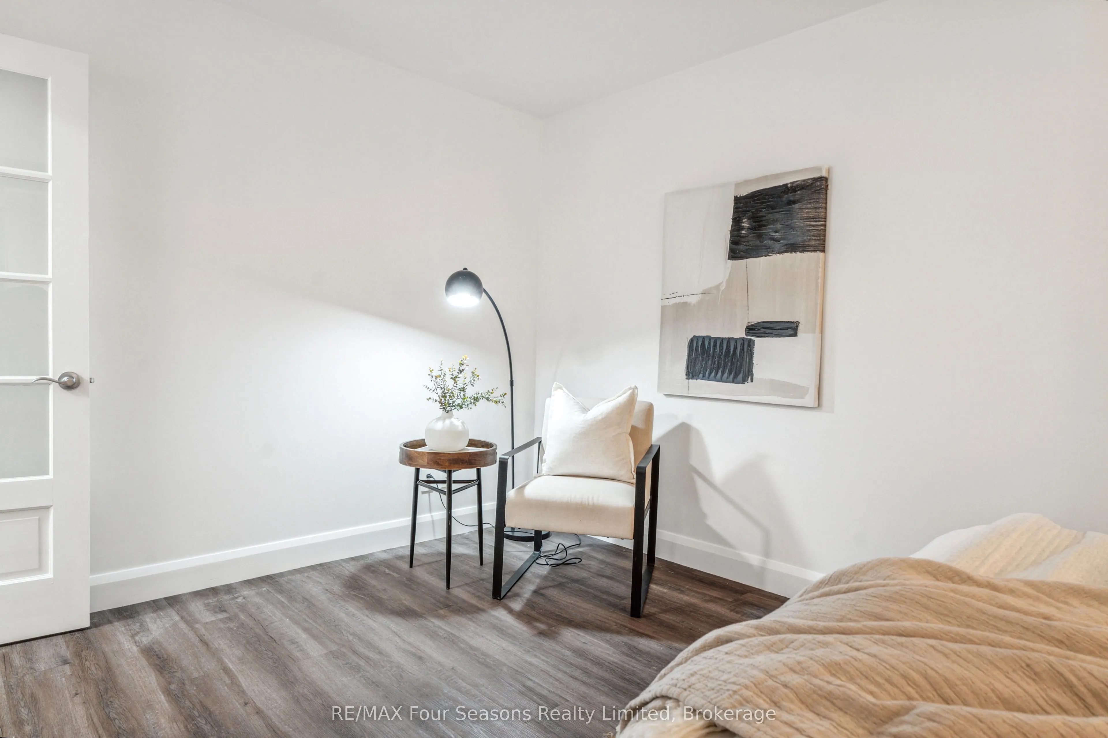 44 Trott Boulevard, #7