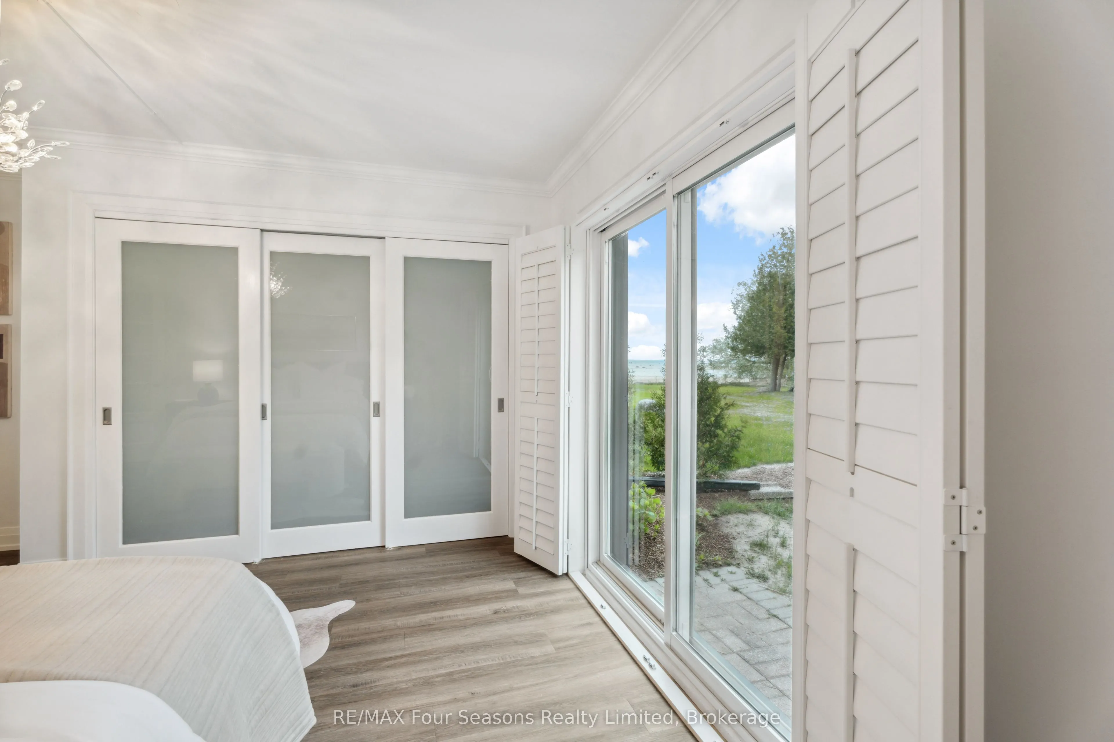 44 Trott Boulevard, #7