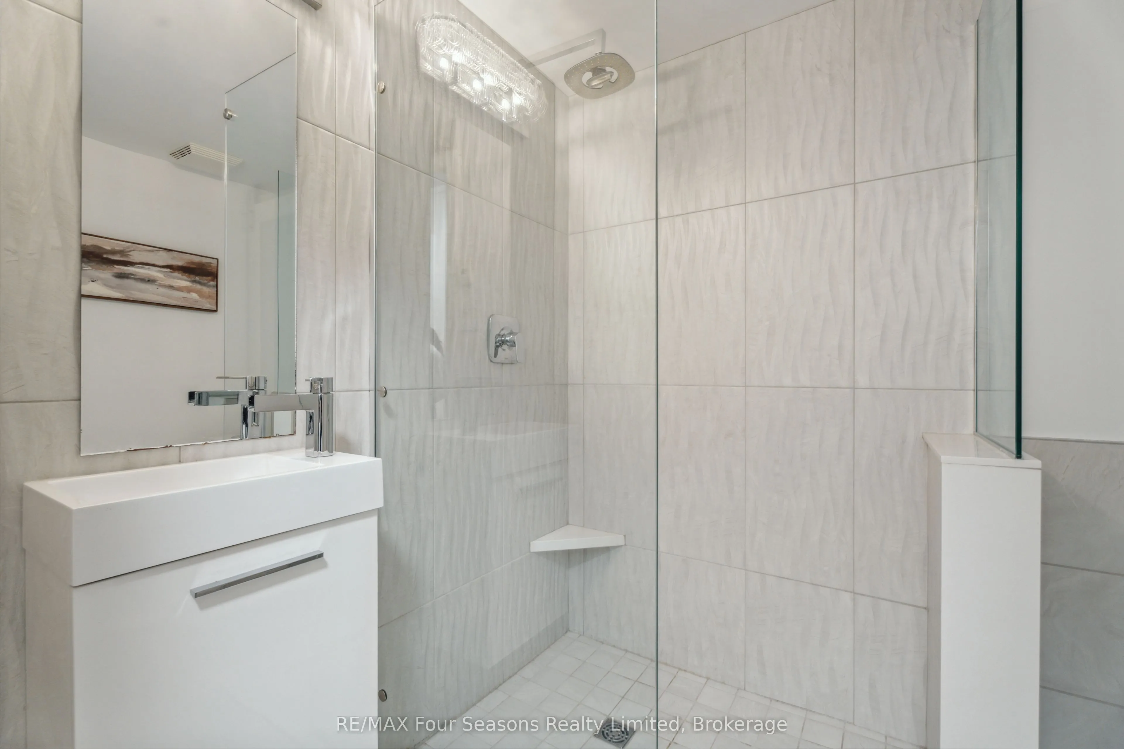 44 Trott Boulevard, #7