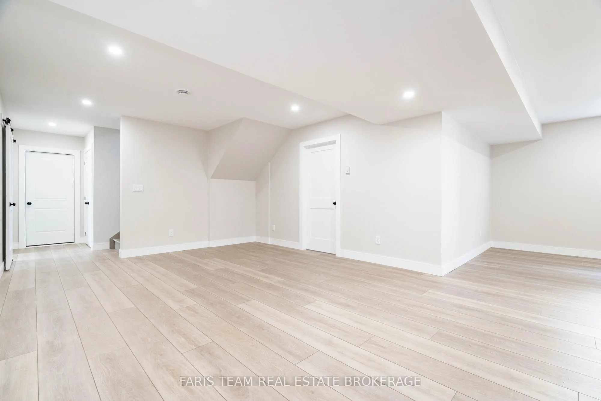 23 49th Street S