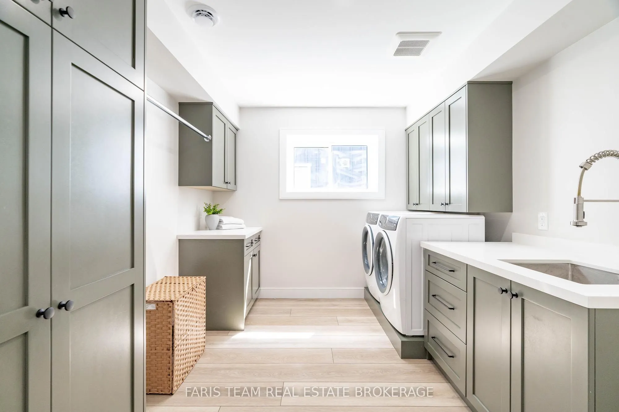 23 49th Street S