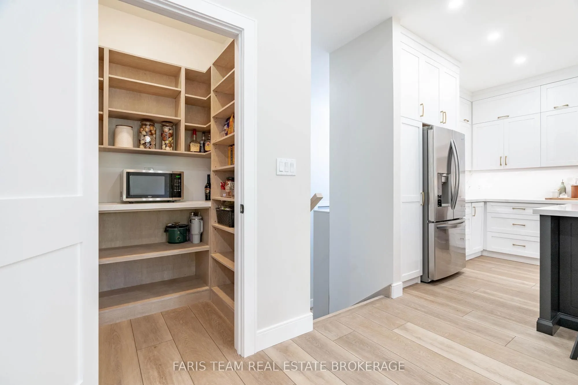 23 49th Street S