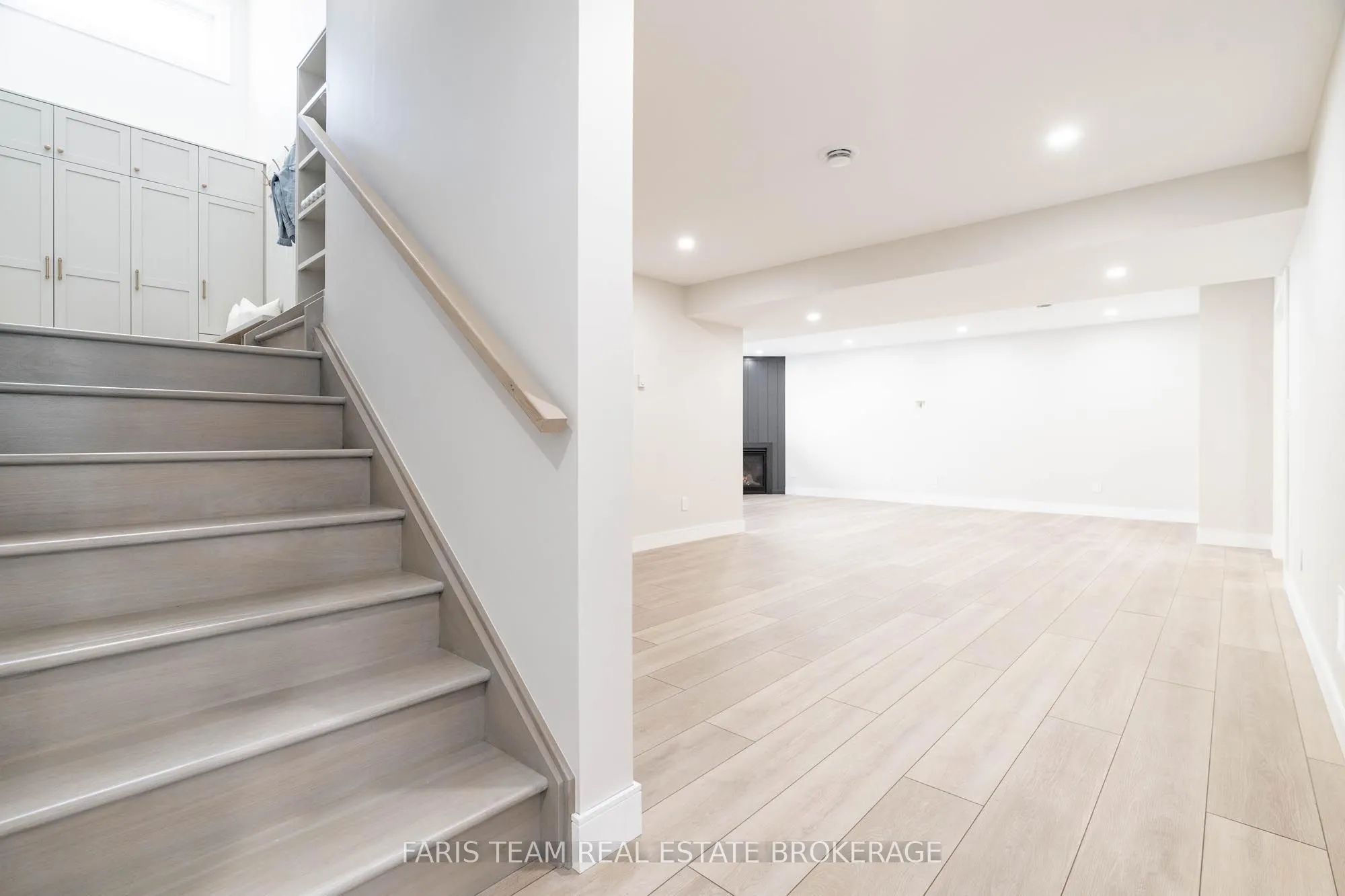 23 49th Street S