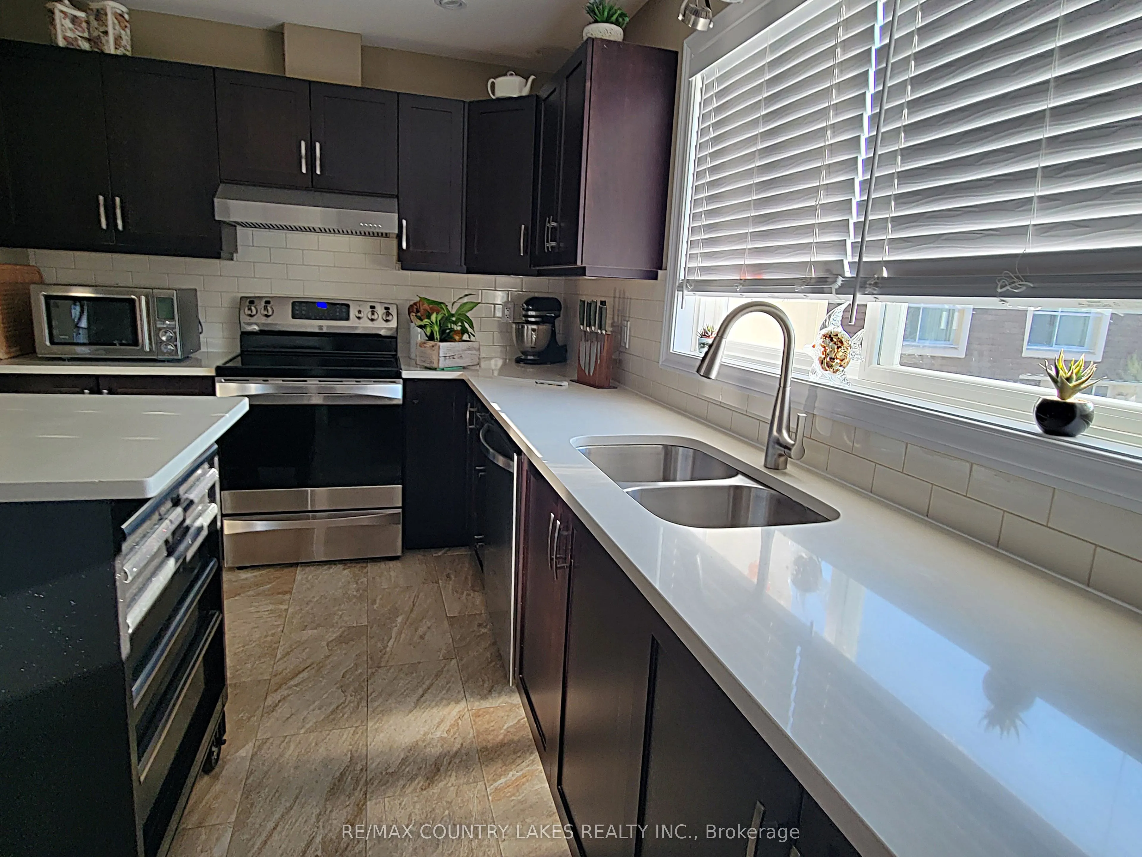 4 Paradise Boulevard, #11
