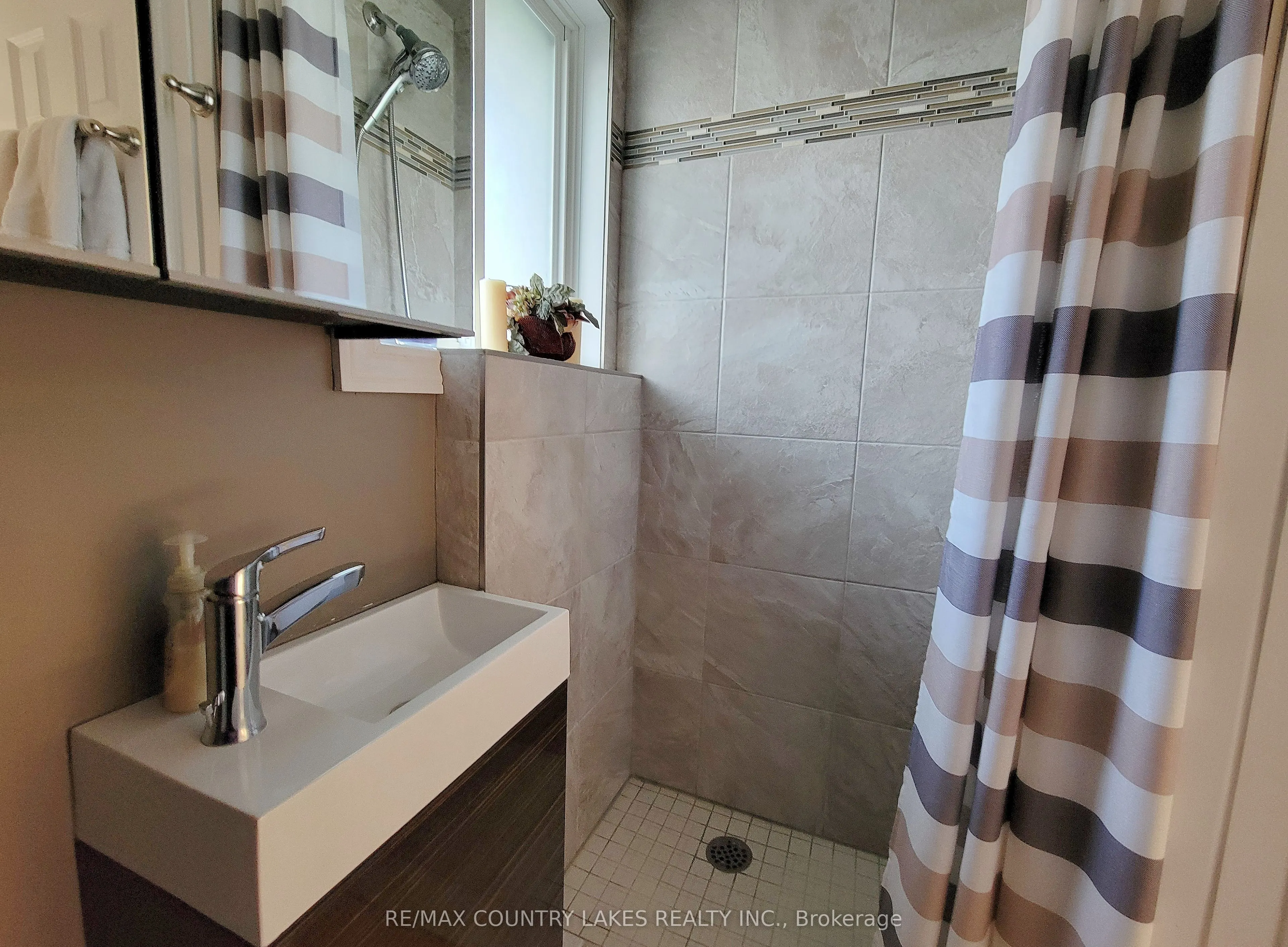 4 Paradise Boulevard, #11