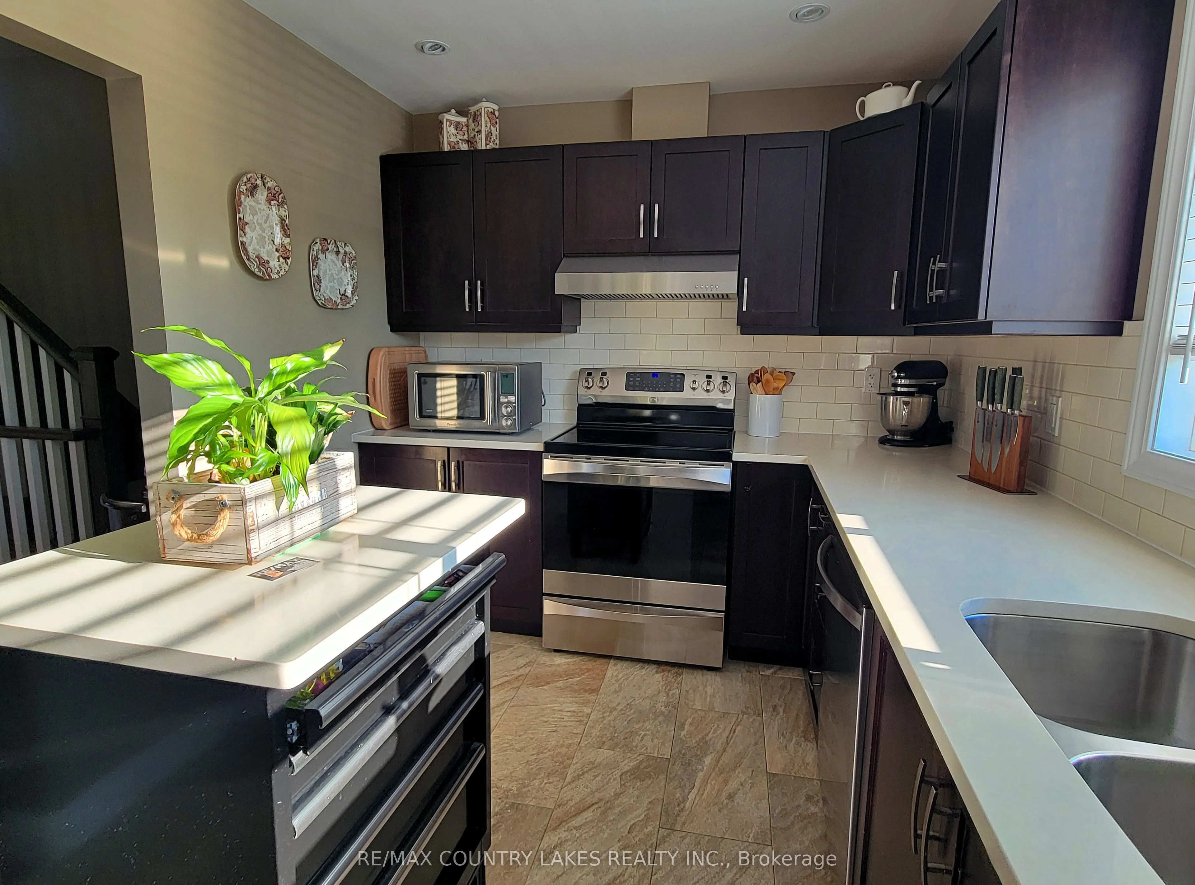 4 Paradise Boulevard, #11