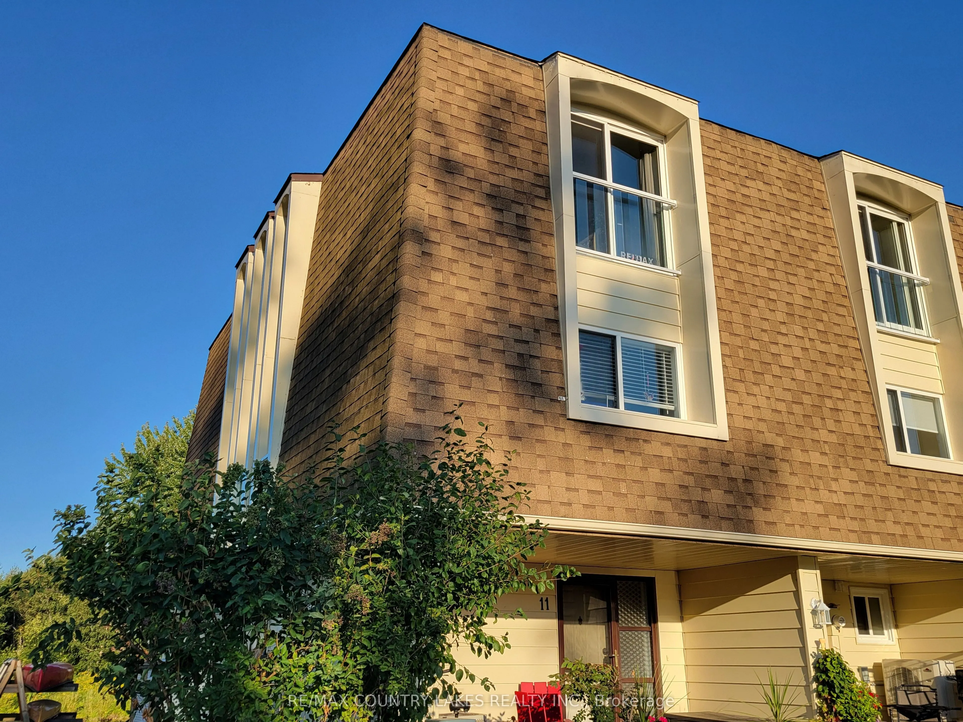 4 Paradise Boulevard, #11