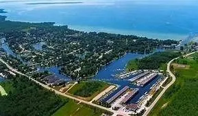 4 Paradise Boulevard, #11
