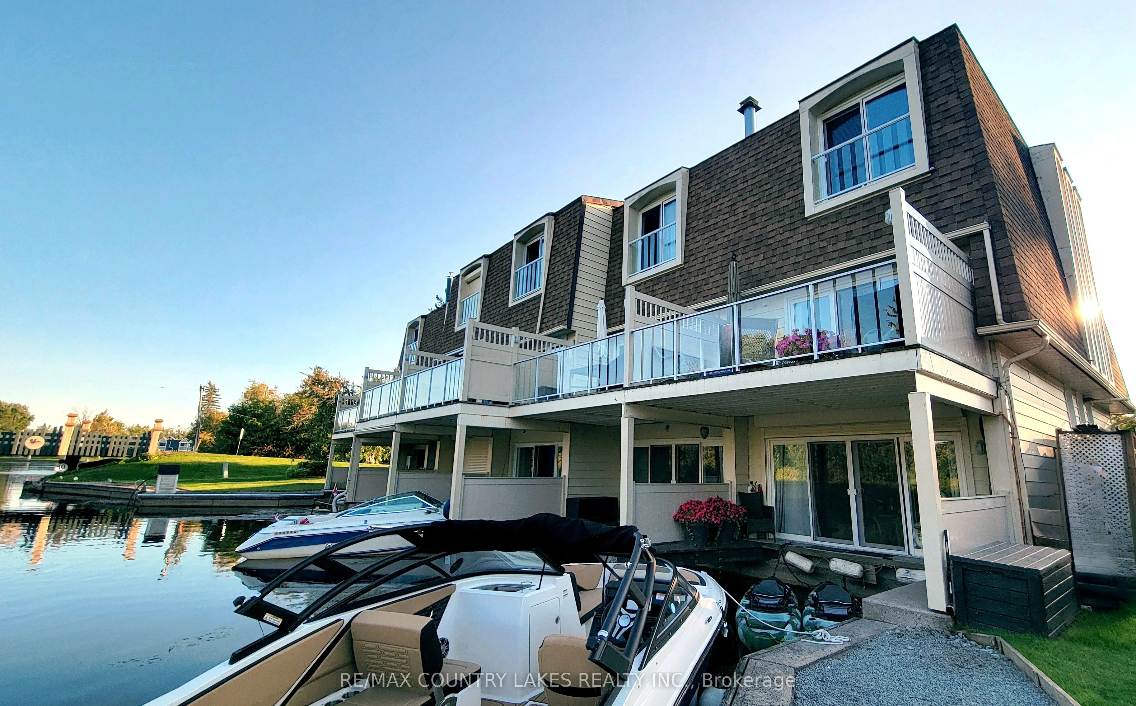4 Paradise Boulevard, #11