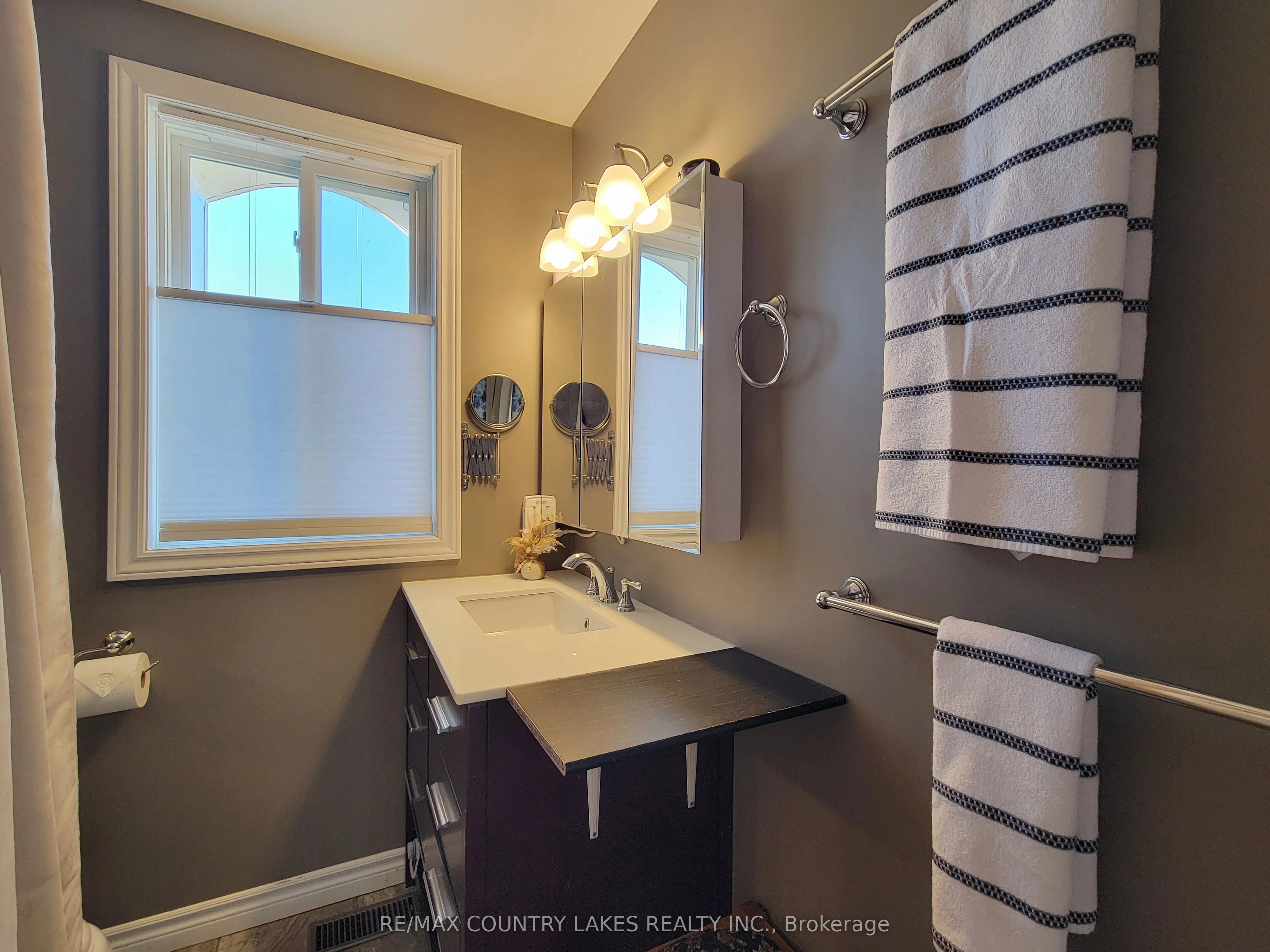 4 Paradise Boulevard, #11