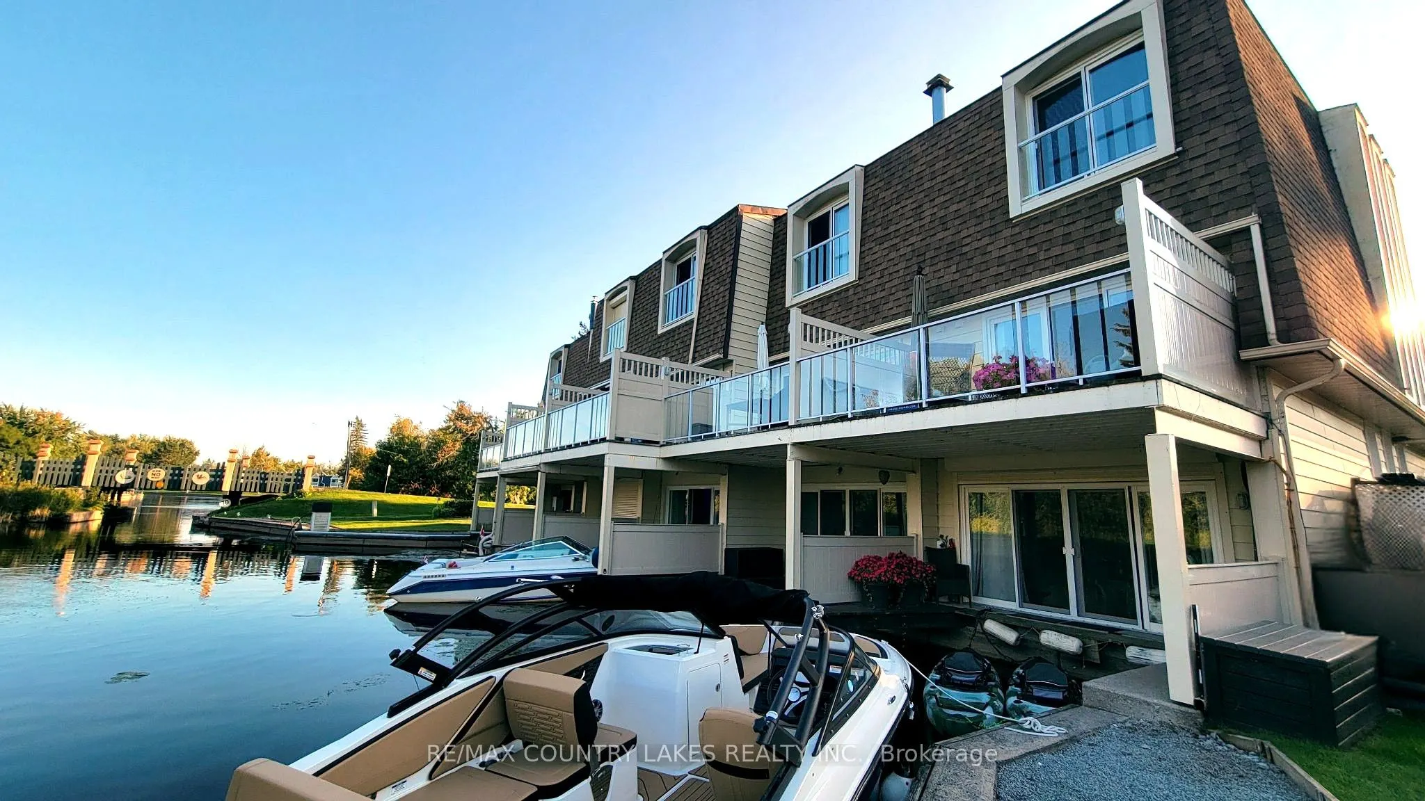 4 Paradise Boulevard, #11