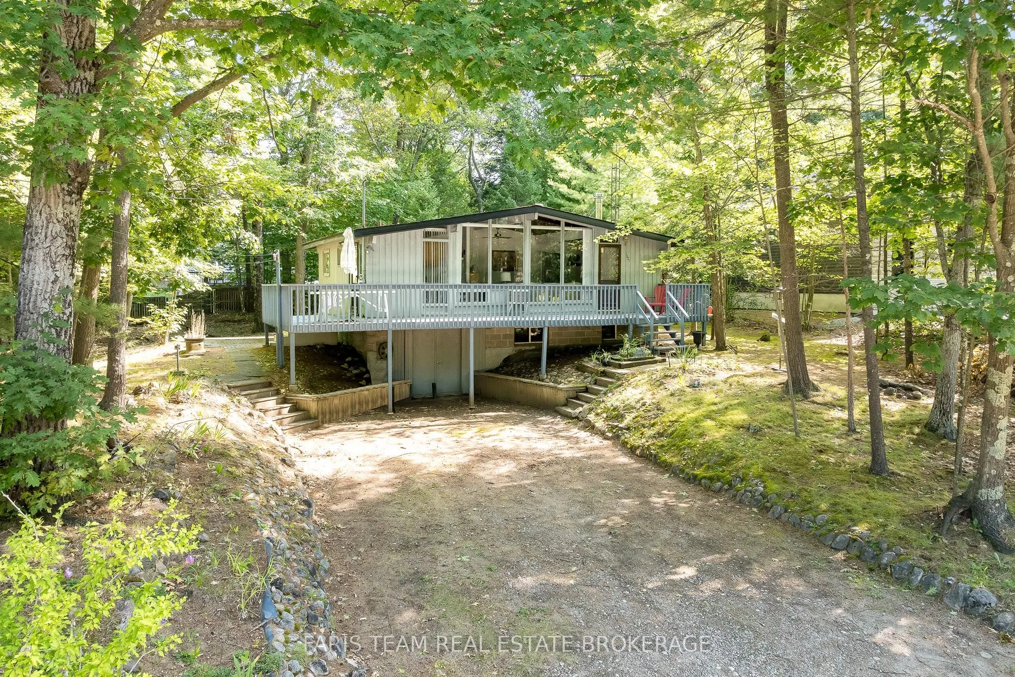 1321 Tiny Beaches Road N