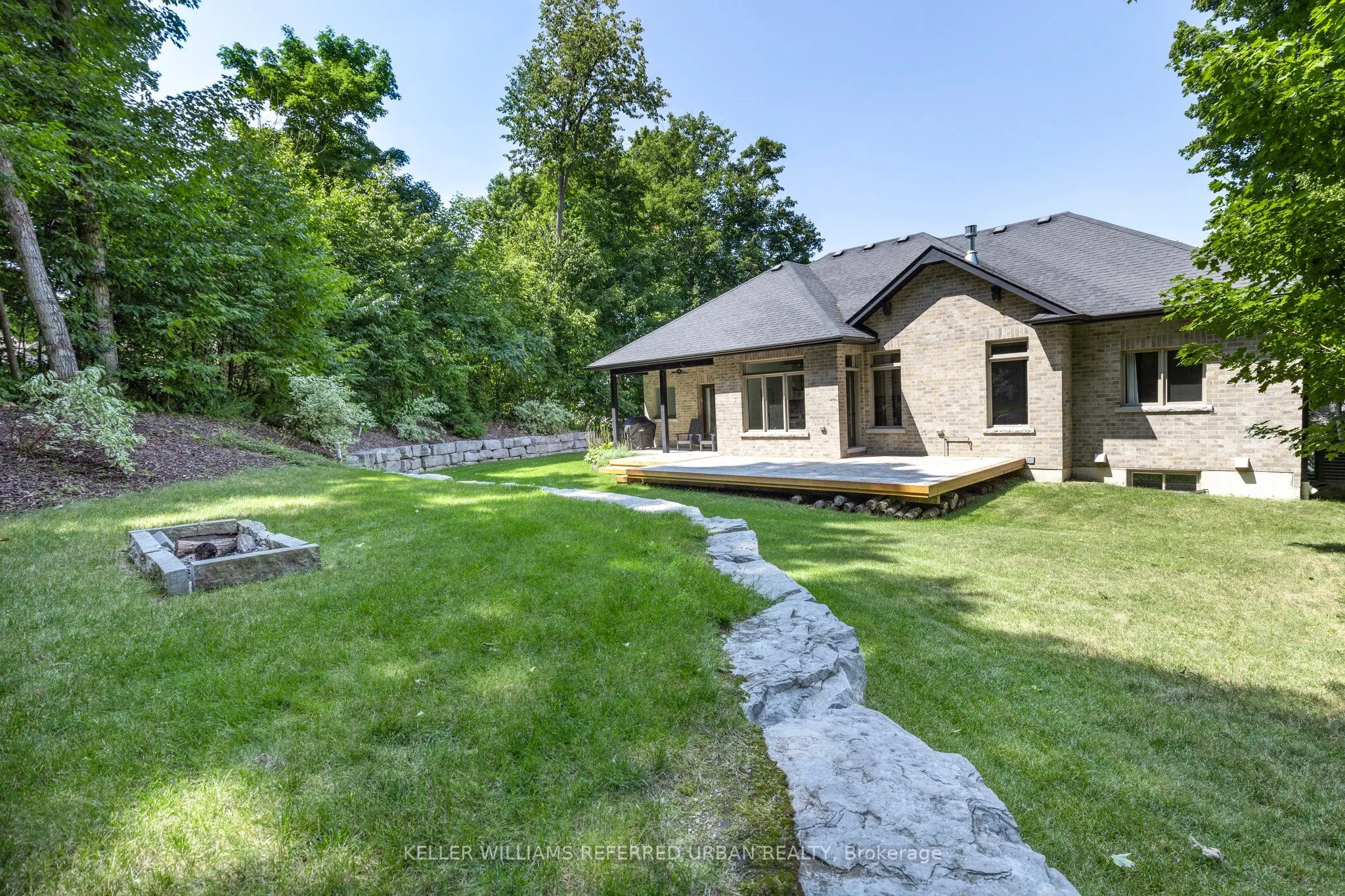 25 Heron Boulevard