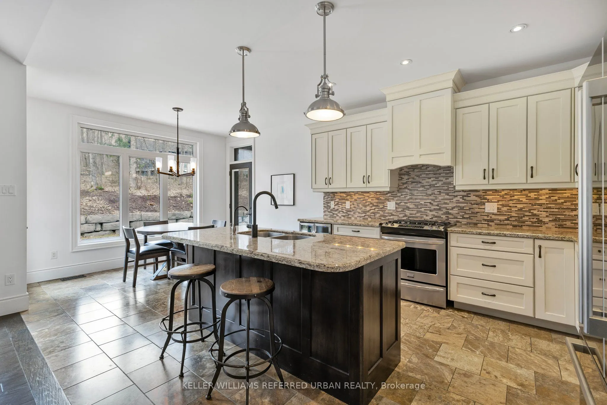 25 Heron Boulevard