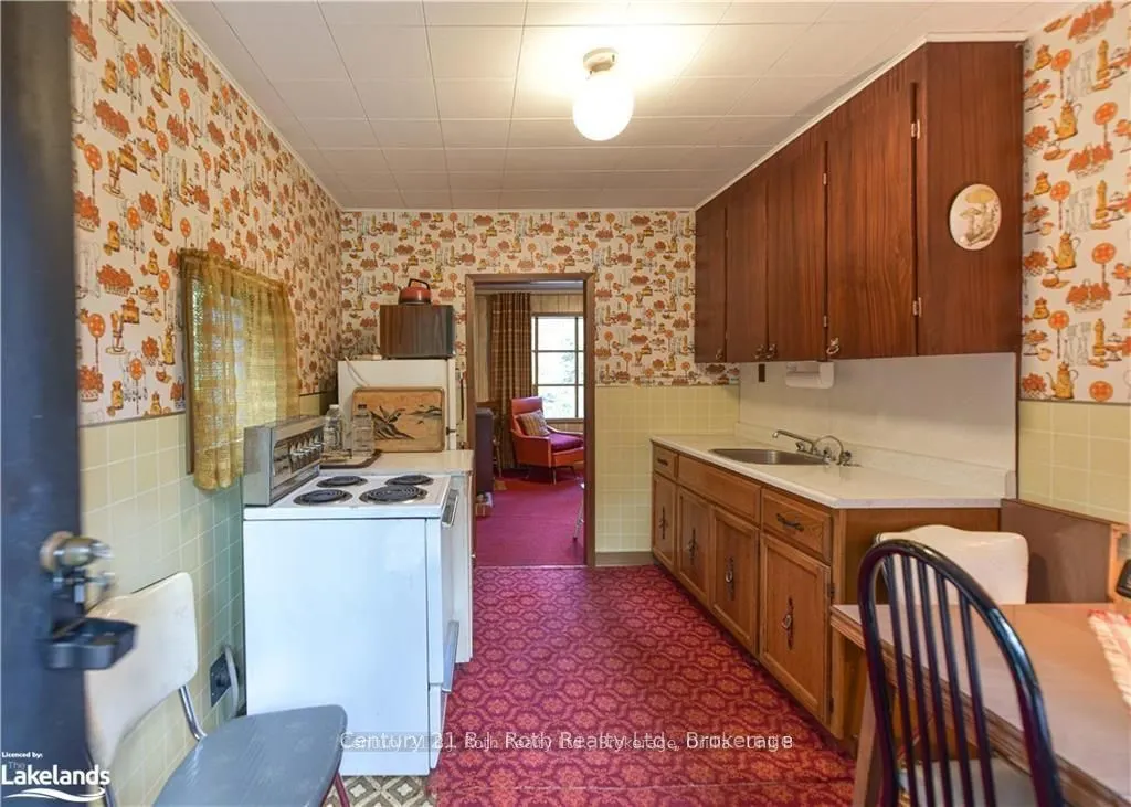 6571 Pioneer Village Lane
