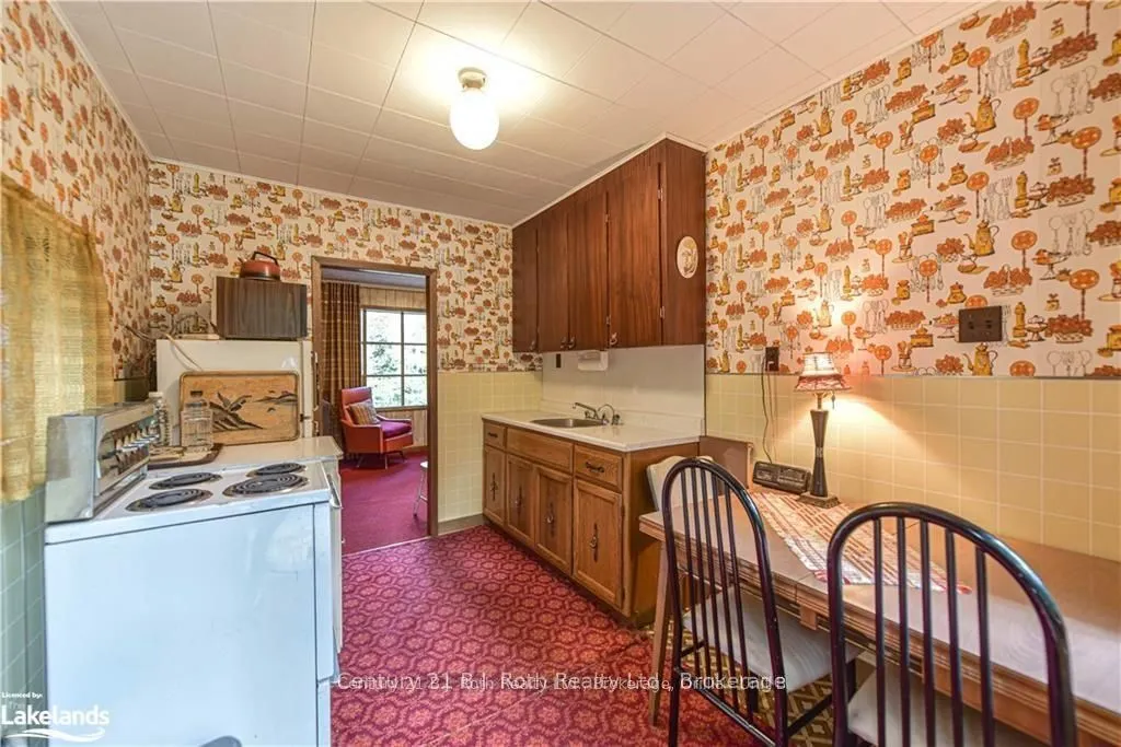 6571 Pioneer Village Lane