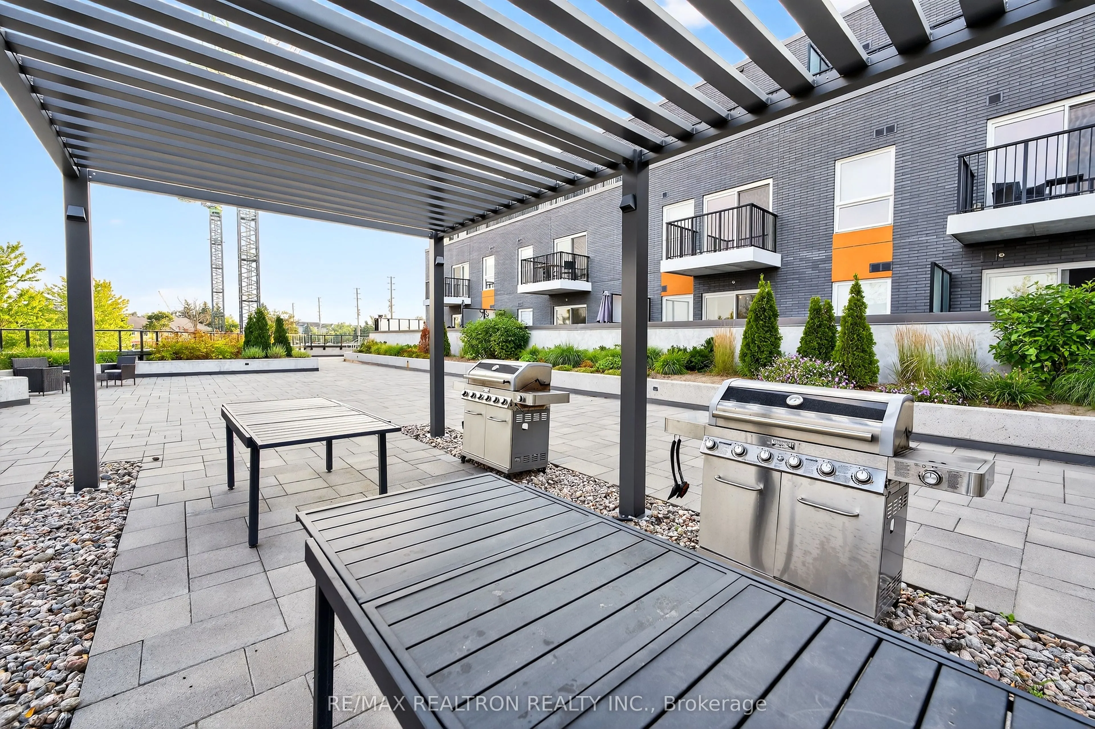 430 Essa Road, #423