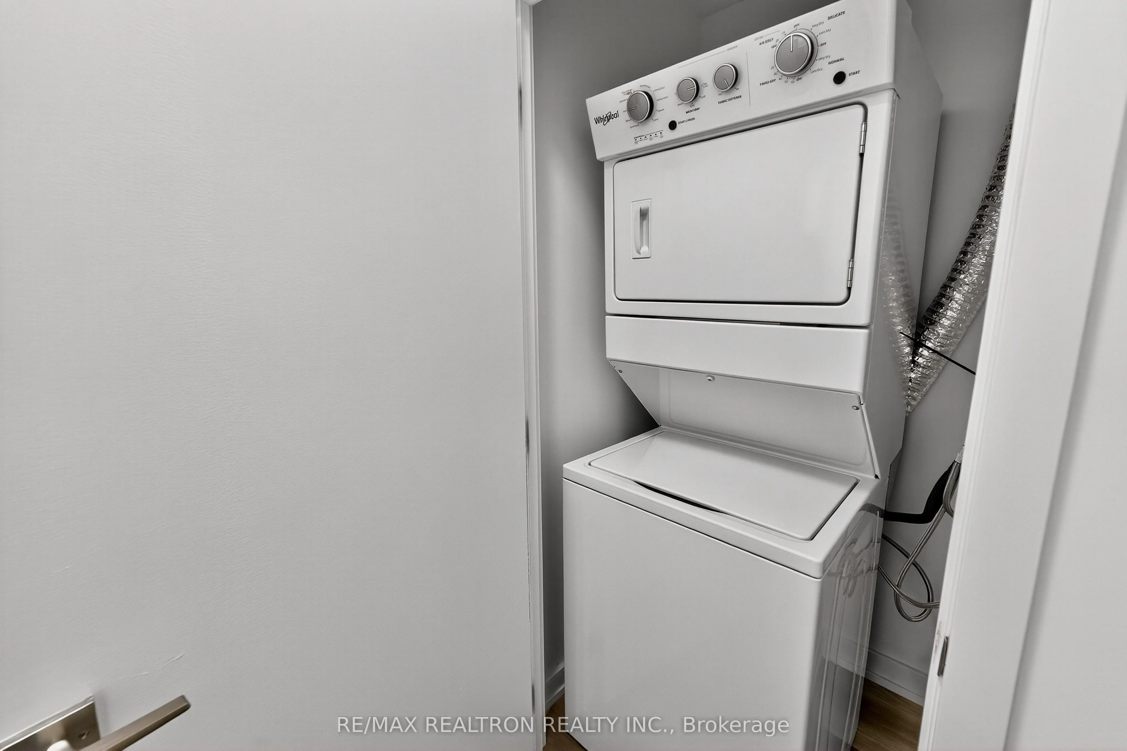 430 Essa Road, #423