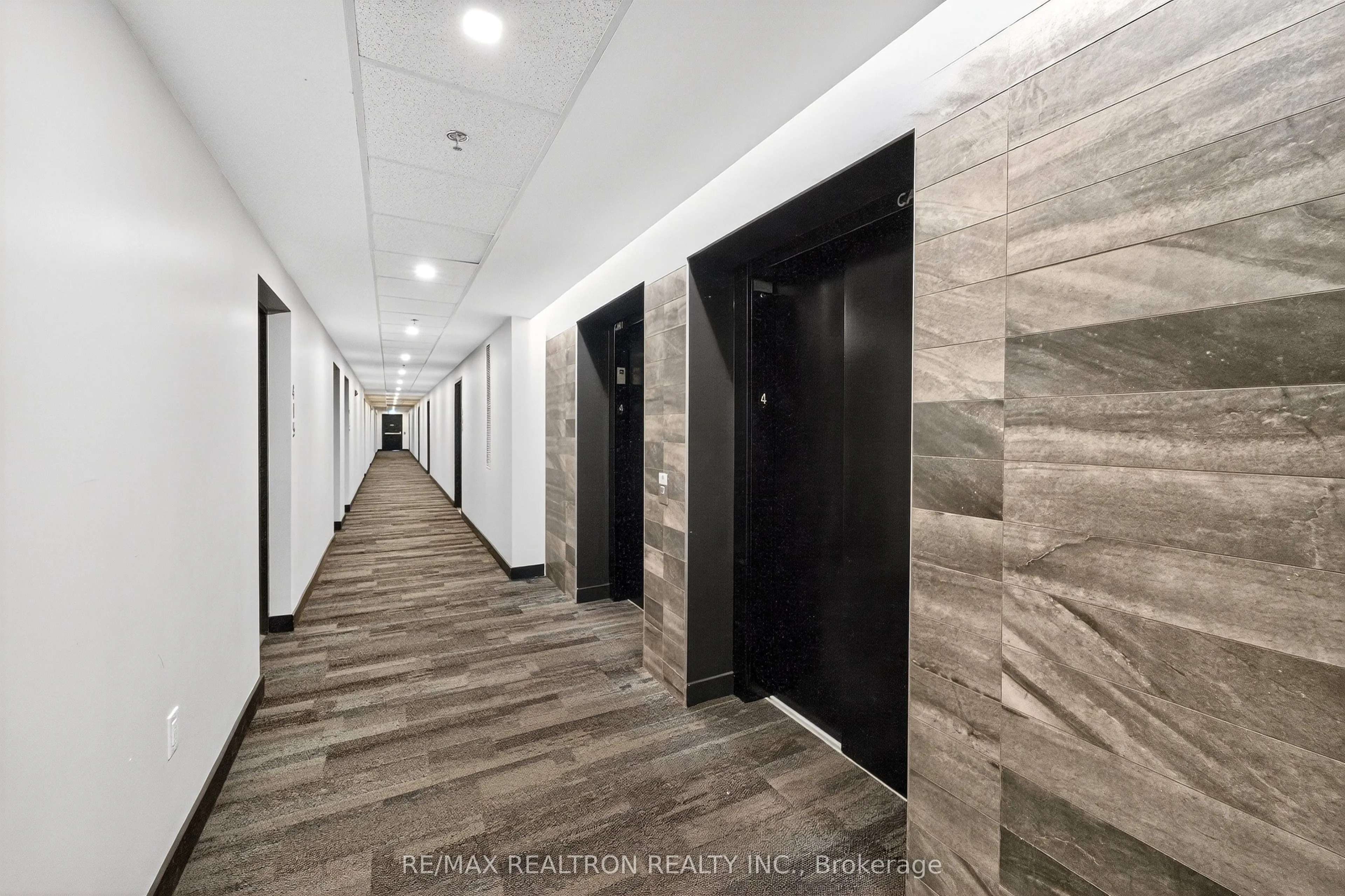 430 Essa Road, #423