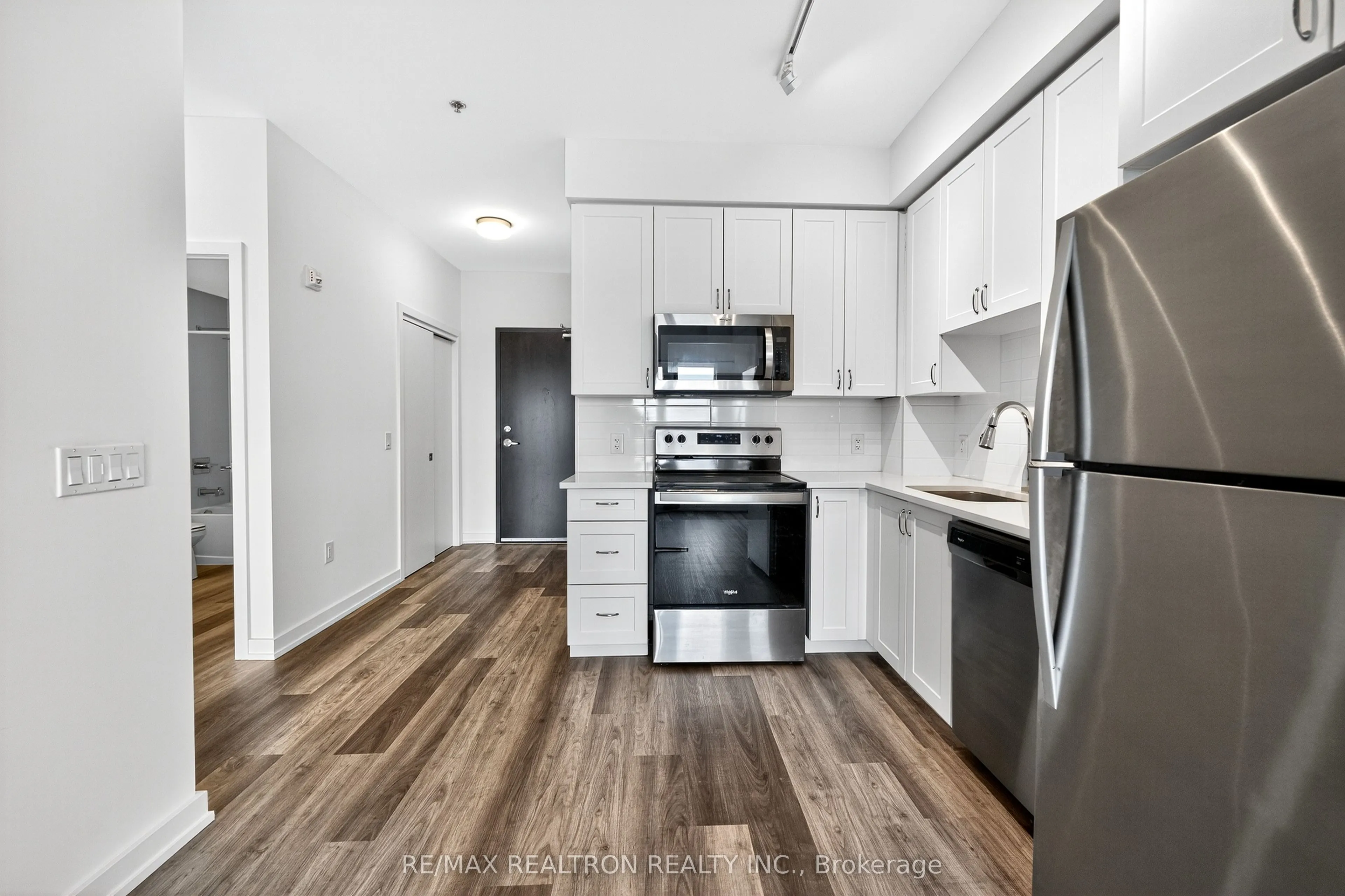 430 Essa Road, #423