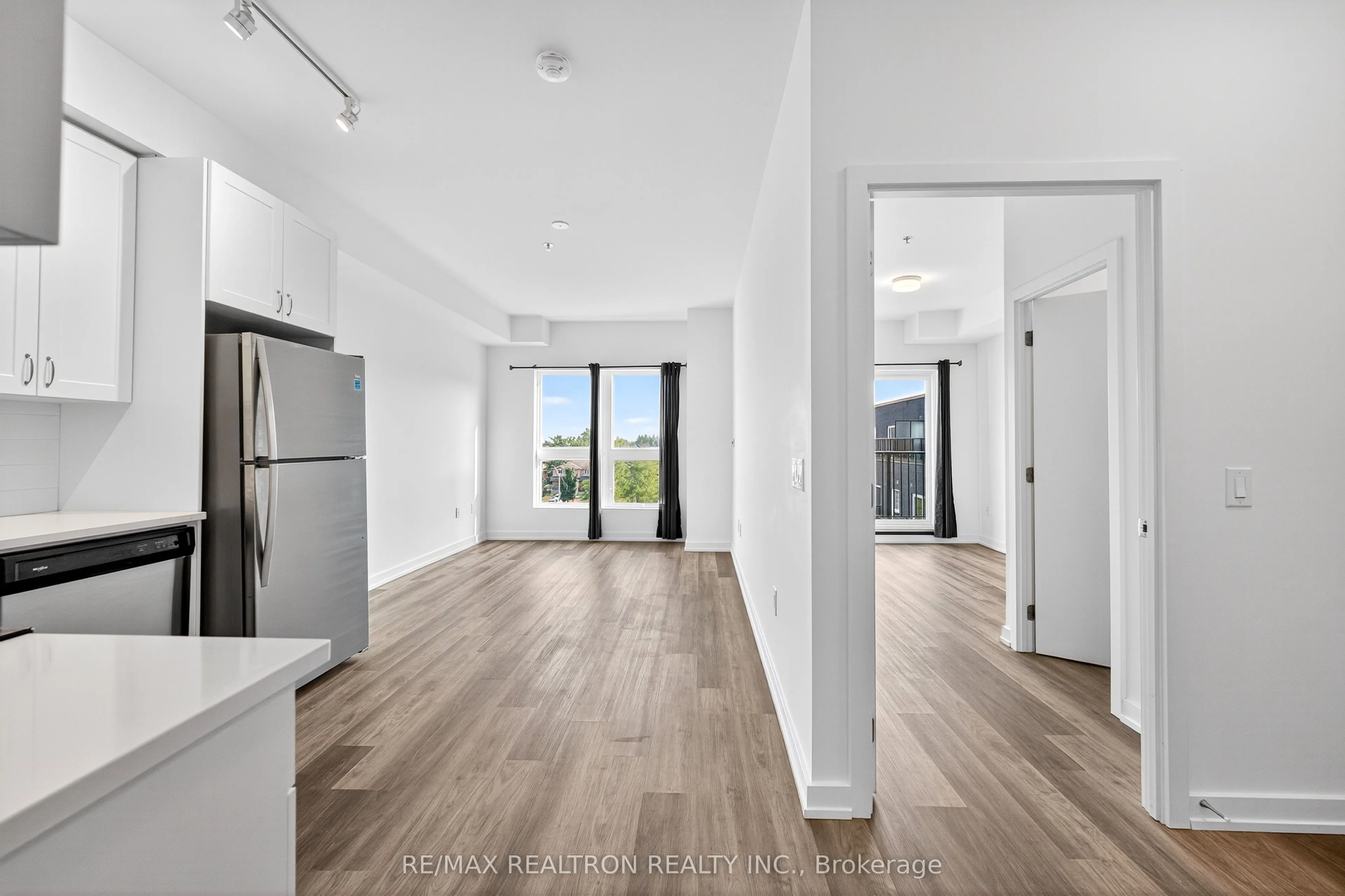 430 Essa Road, #423