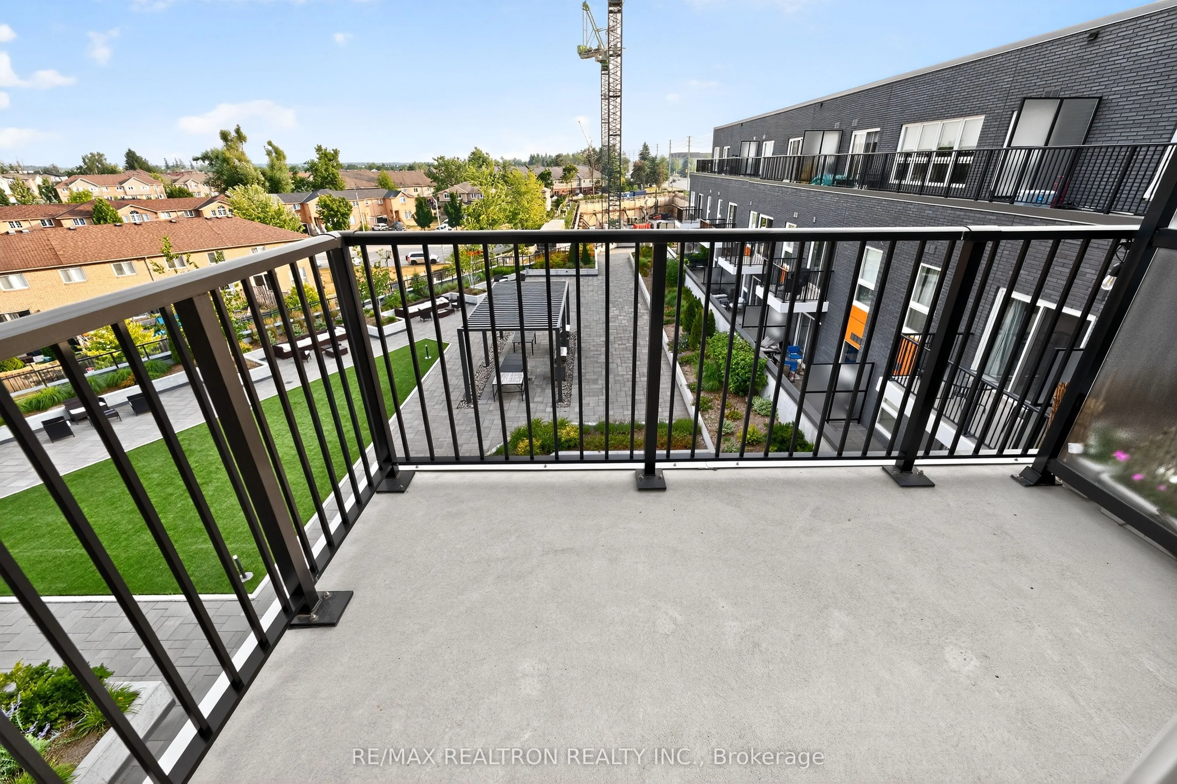 430 Essa Road, #423