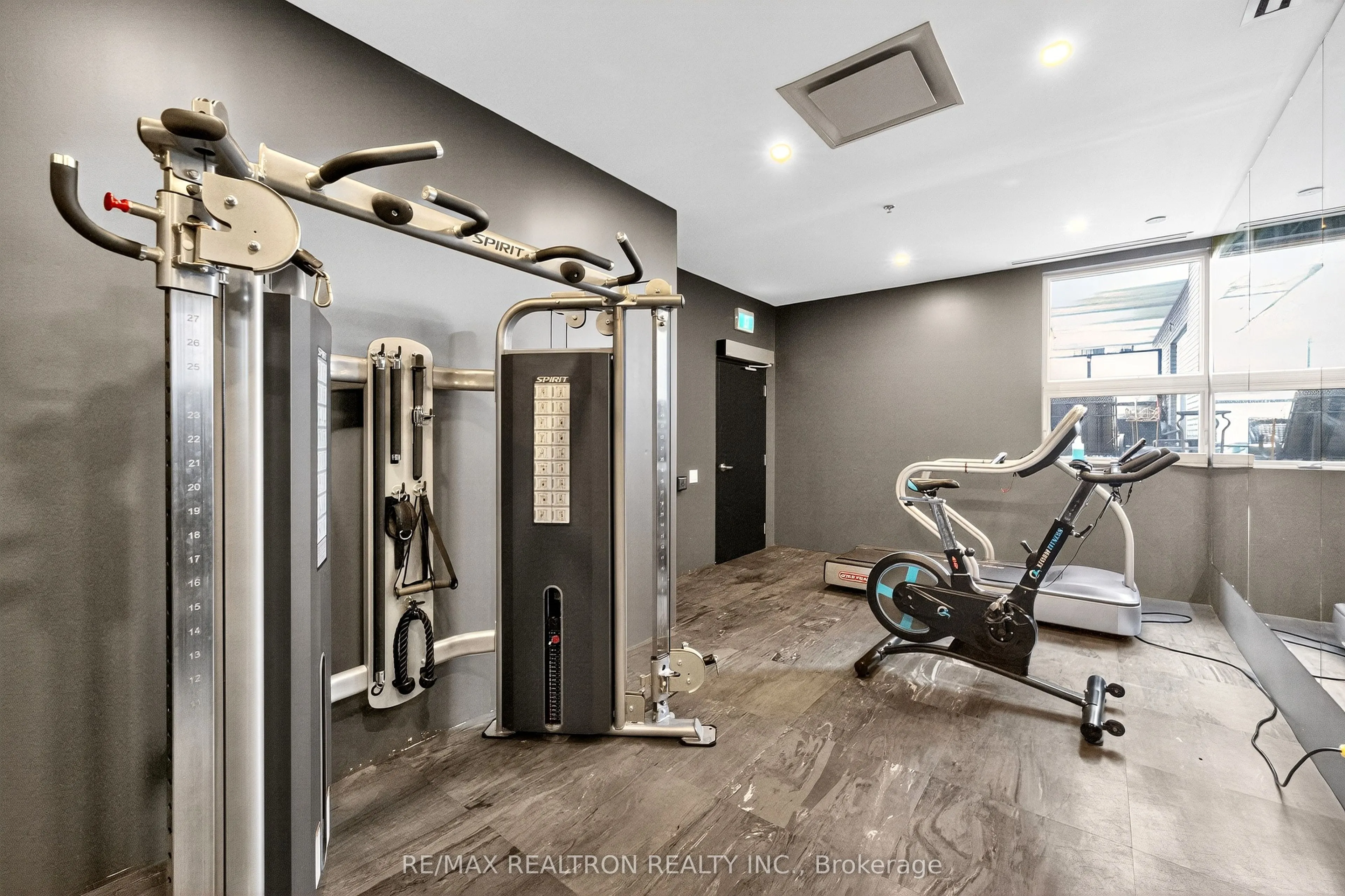 430 Essa Road, #423